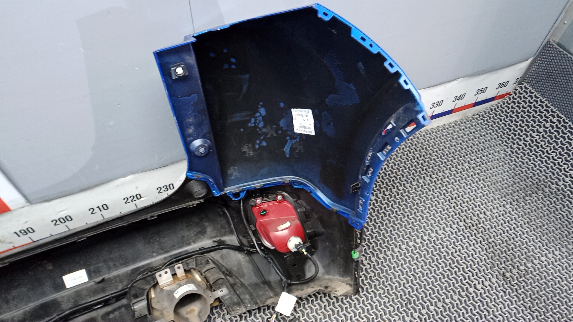 Бампер задний