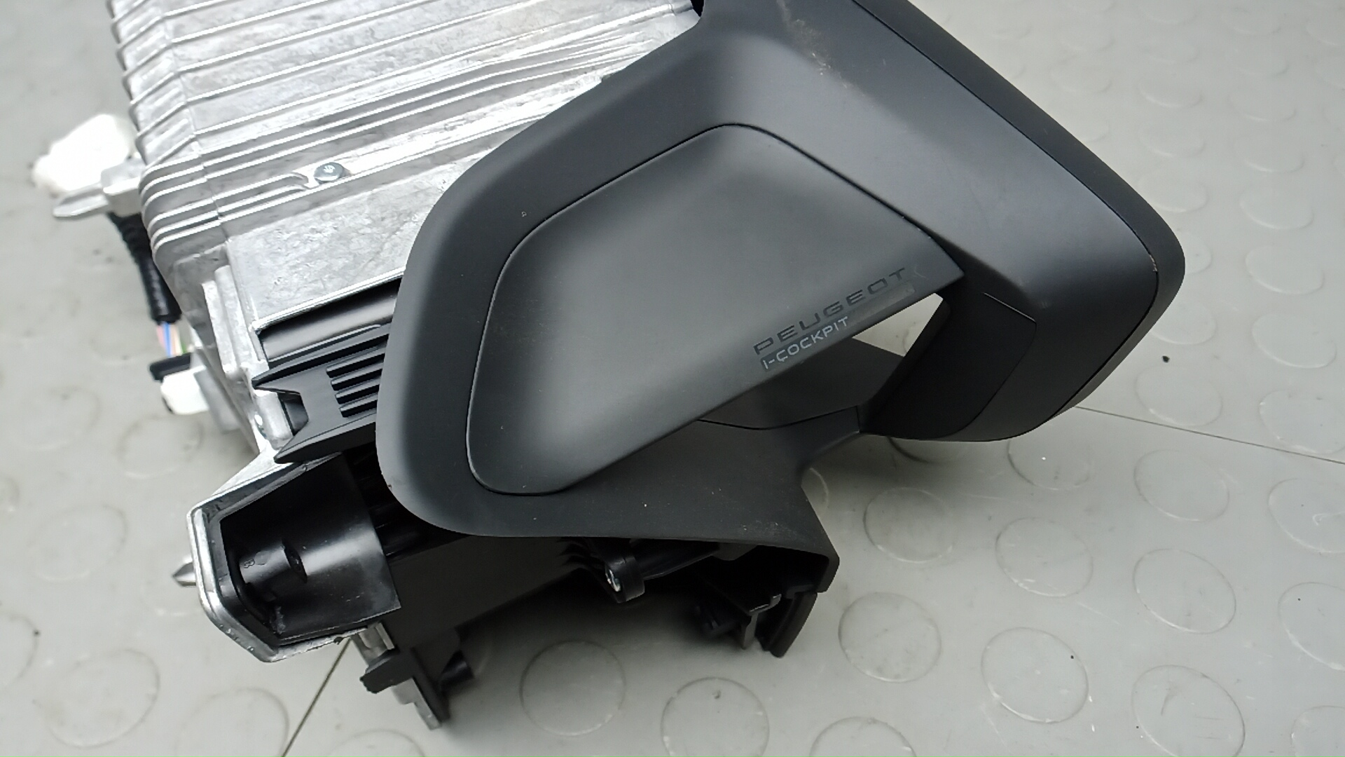 Панель приборов