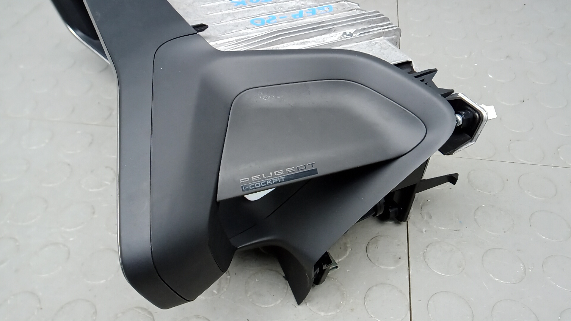 Панель приборов