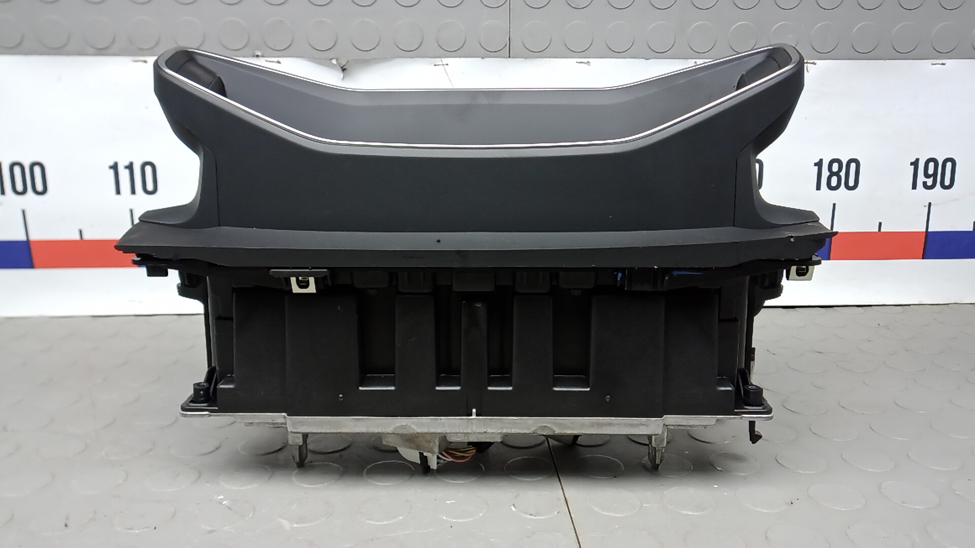 Панель приборов