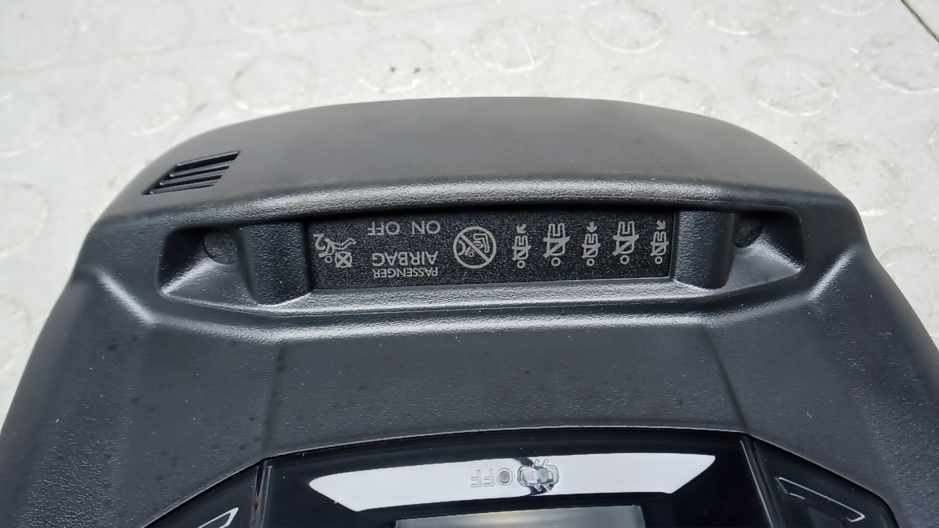 Плафон салонный