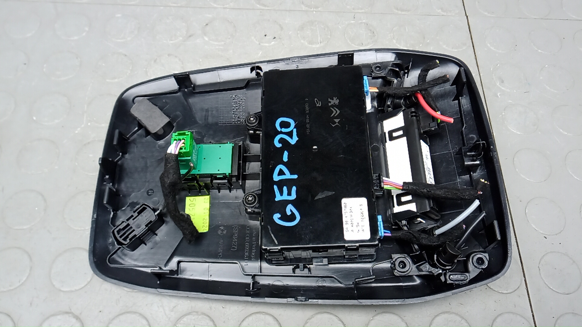 Плафон салонный