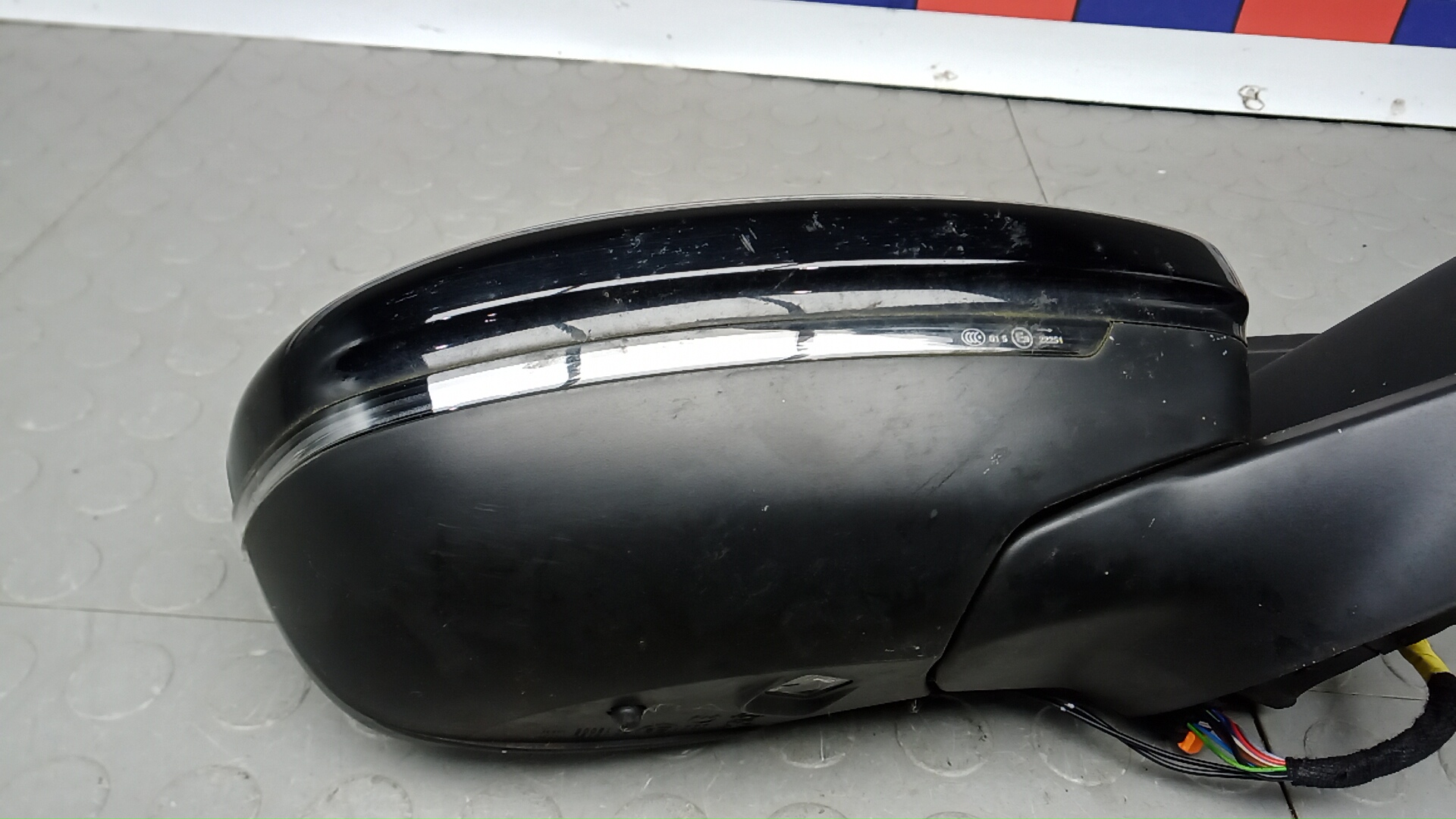 Зеркало правое электрическое