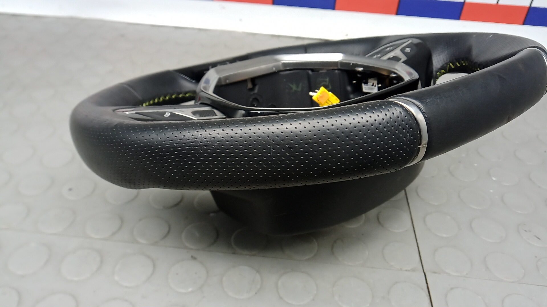 Рулевое колесо (руль)