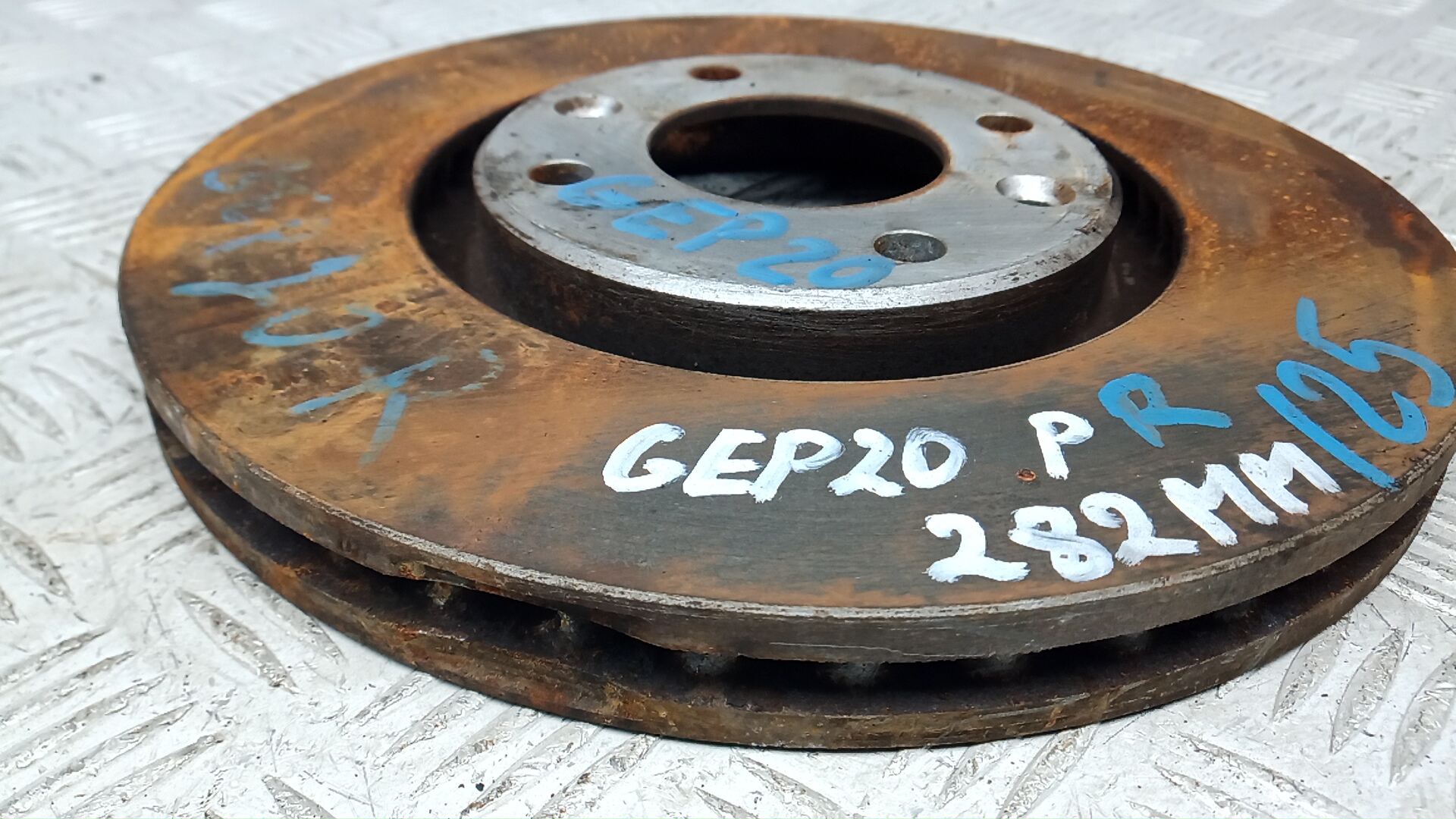 Диск тормозной передний вентилируемый