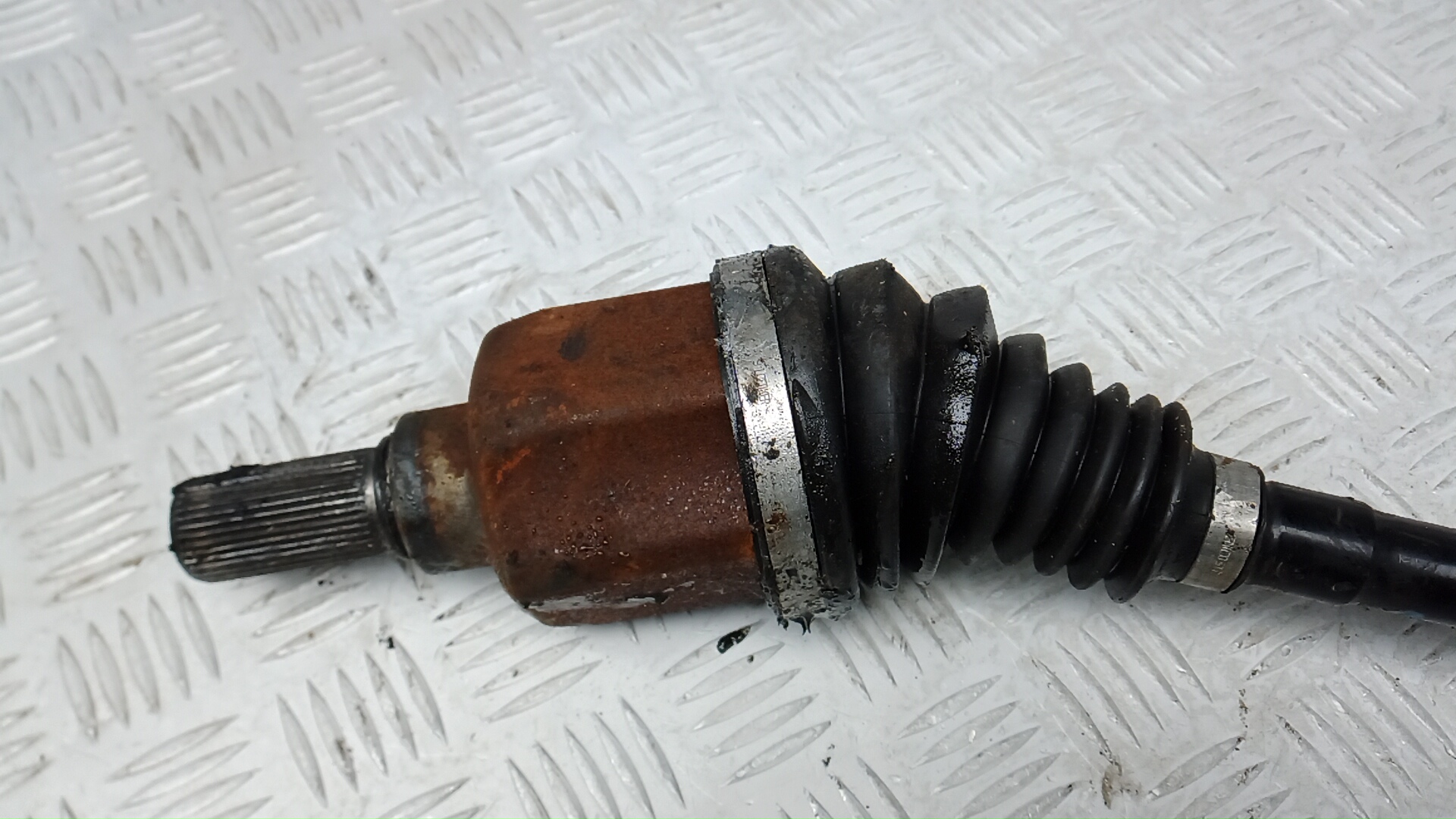 Полуось передняя левая