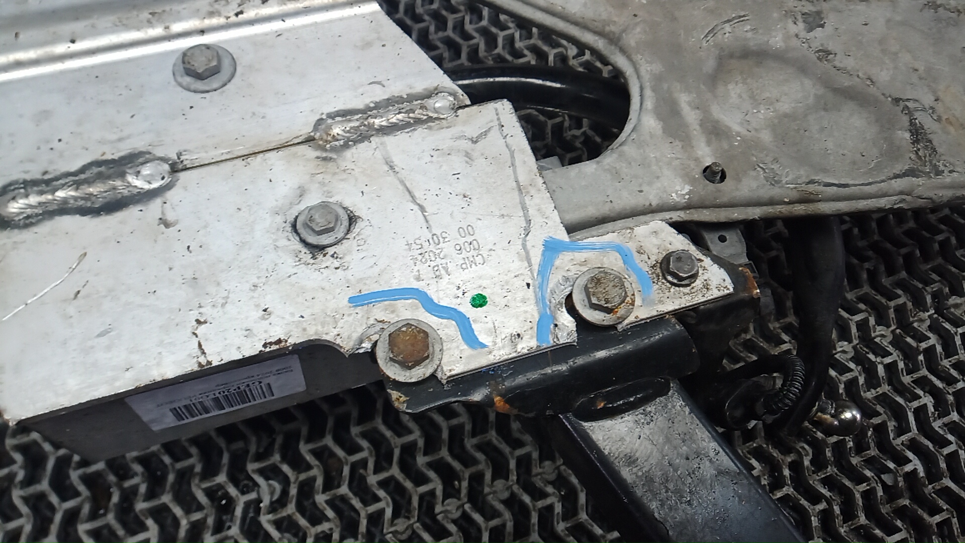 Балка передняя (крепление продольных тяг)