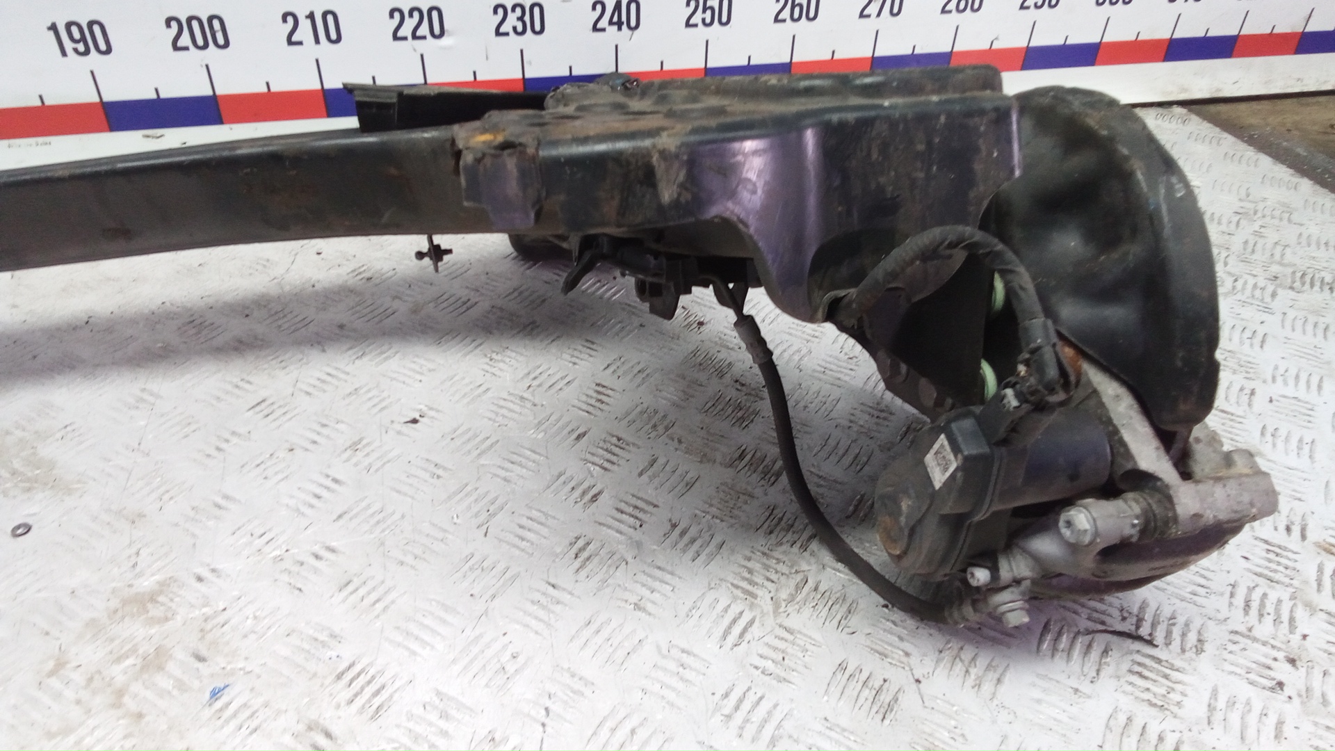 Балка задняя