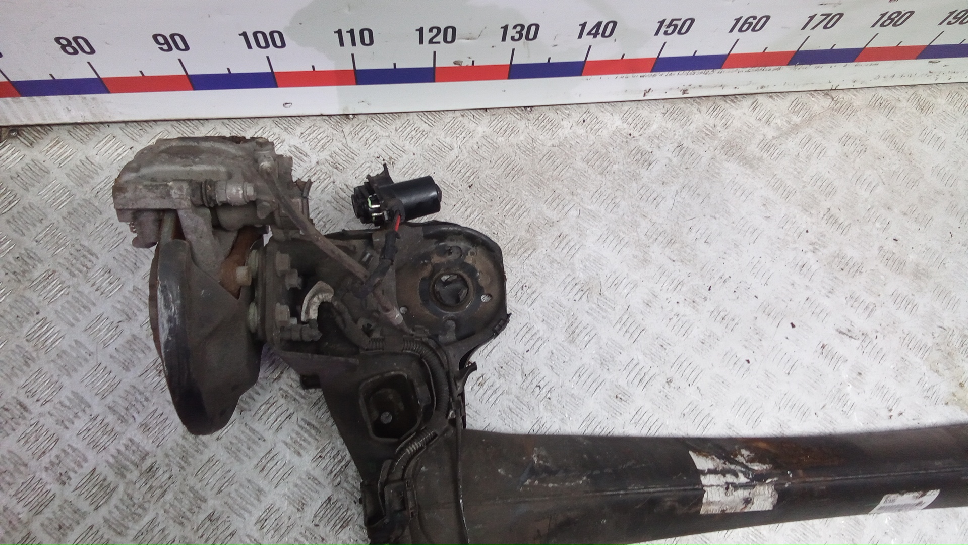 Балка задняя