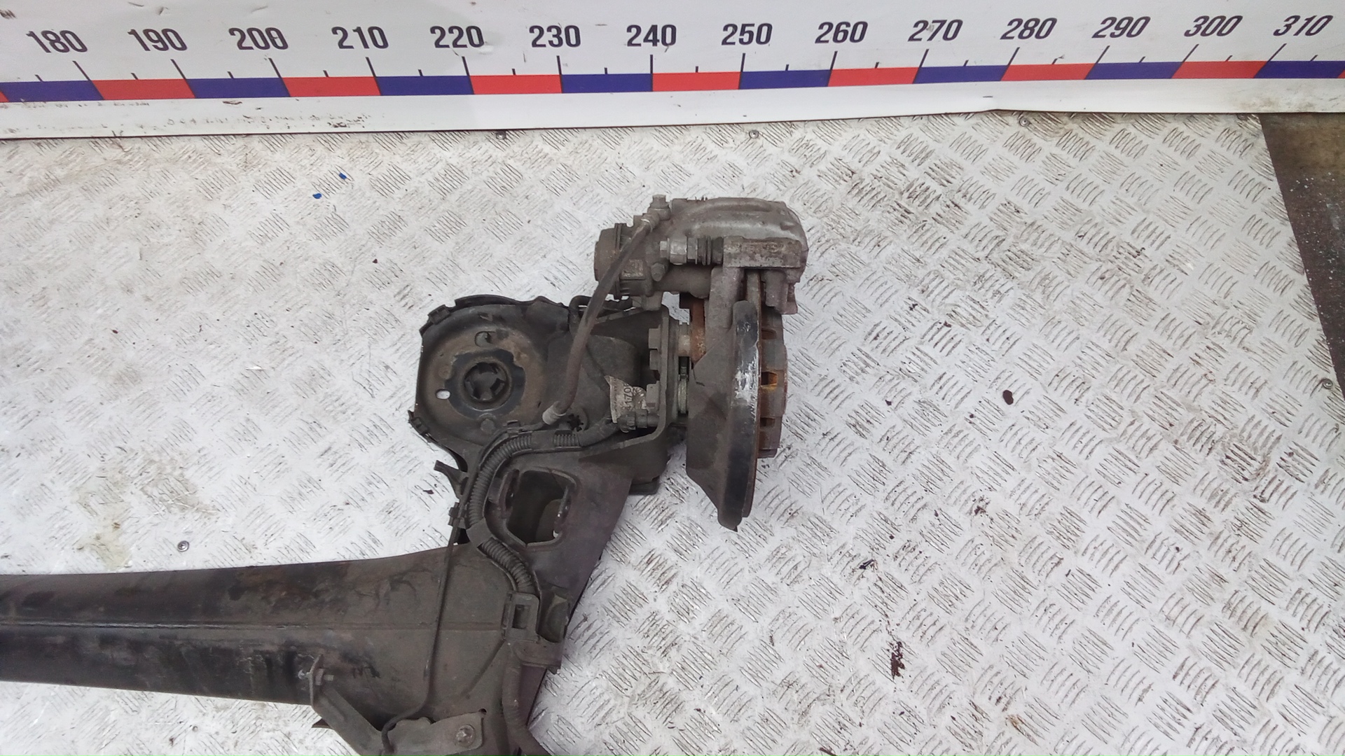 Балка задняя