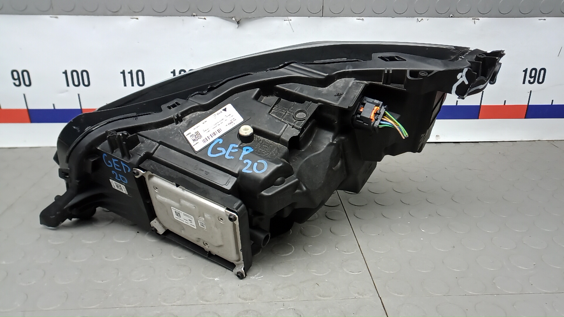 Фара правая