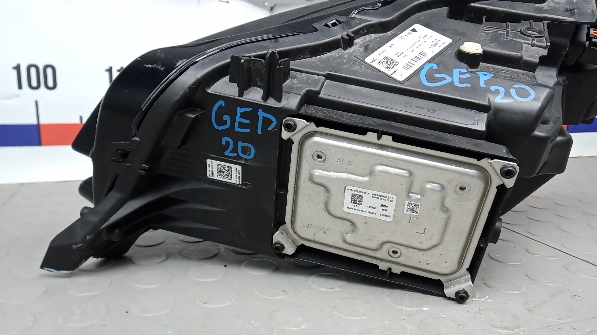 Фара правая