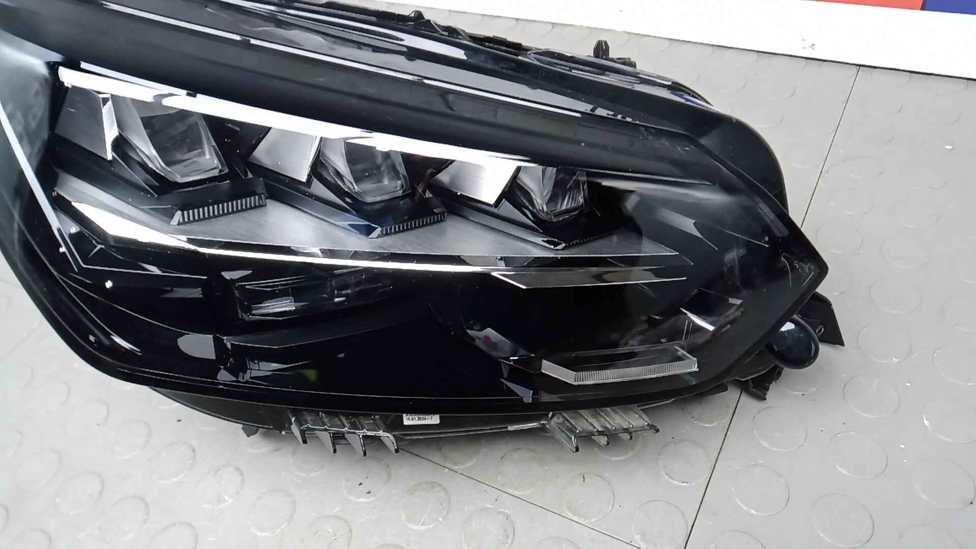 Фара правая