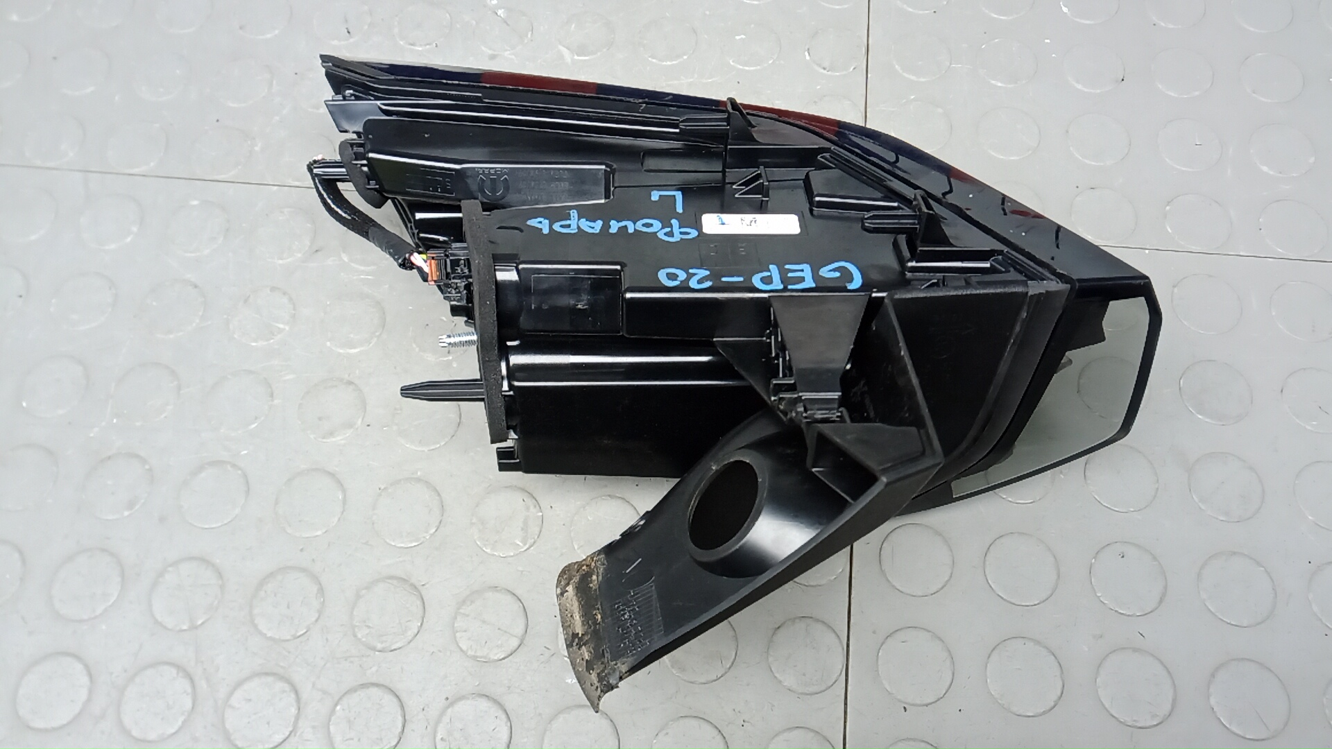 Фонарь задний левый