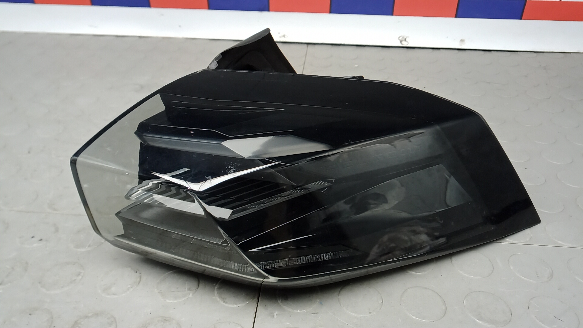 Фонарь задний правый