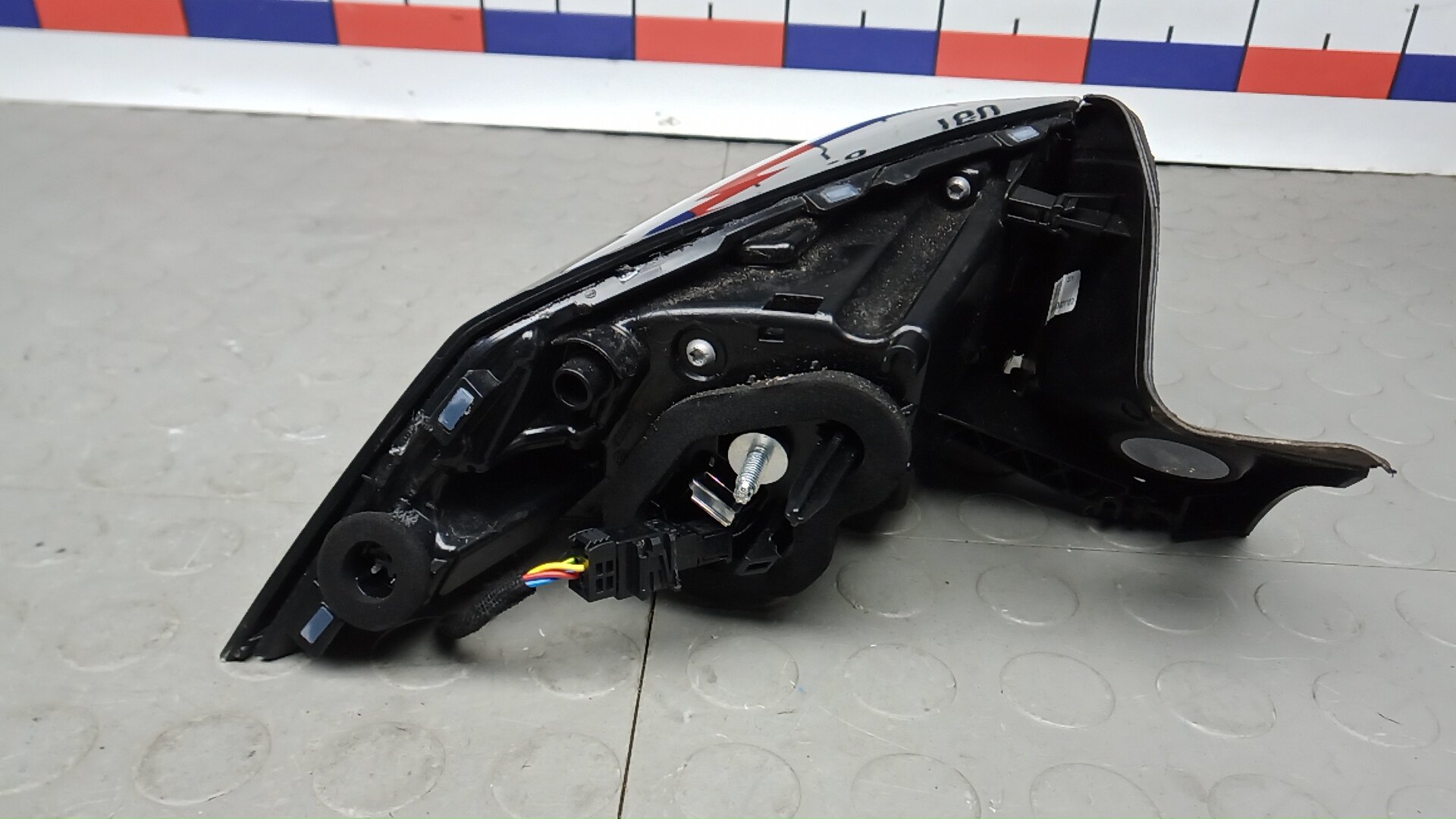 Фонарь задний правый