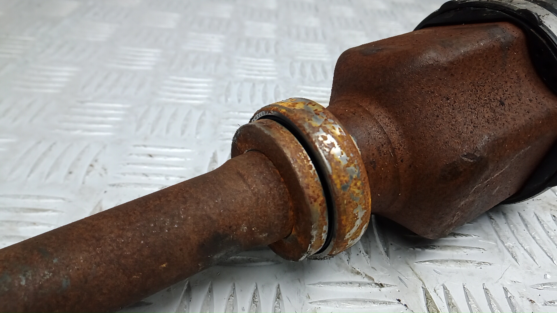 Полуось передняя правая