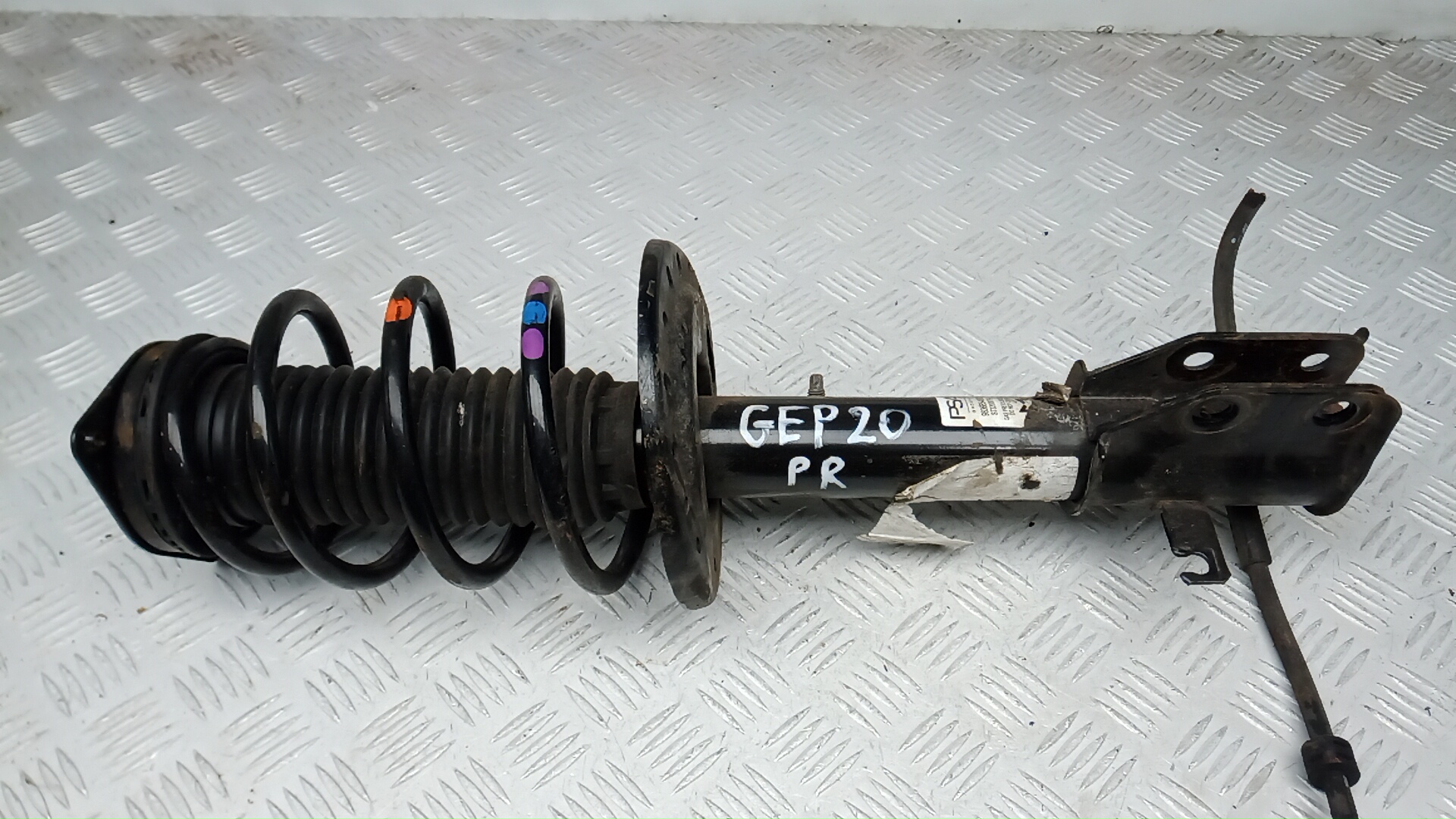 Амортизатор передний правый