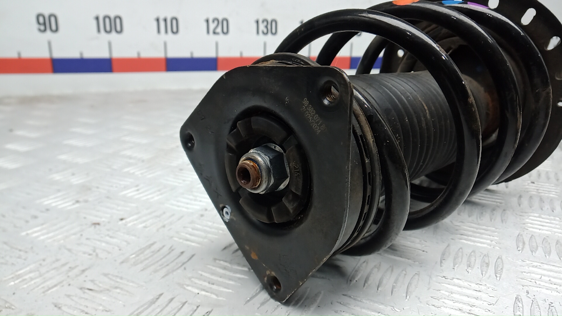 Амортизатор передний правый