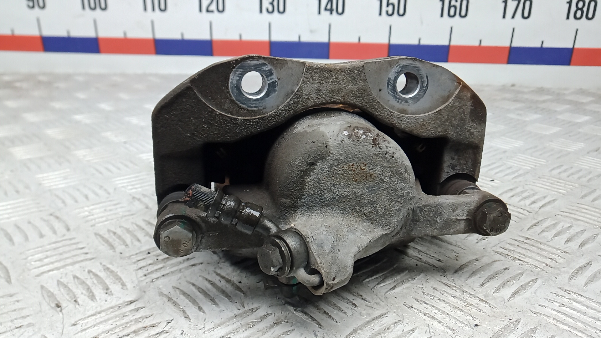 Суппорт передний правый