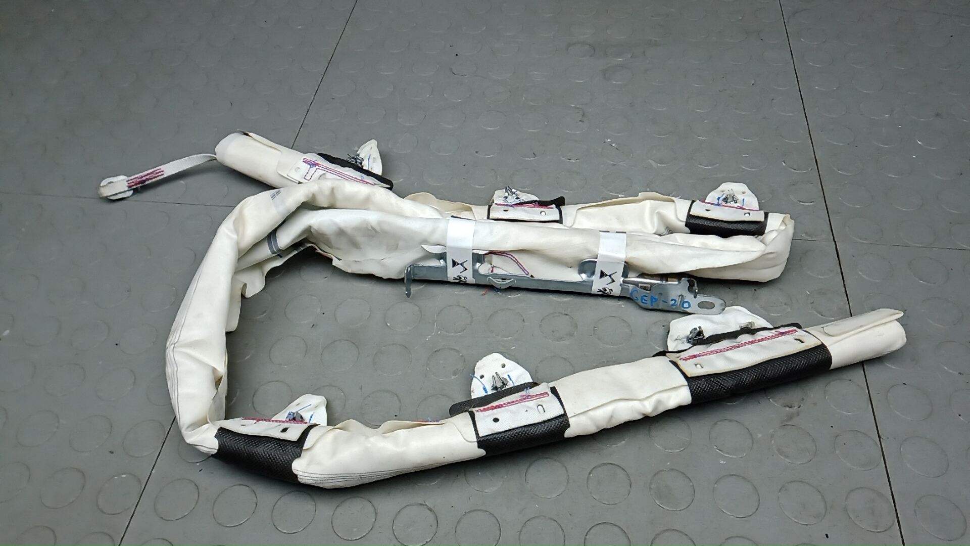 Подушка безопасности боковая (шторка)