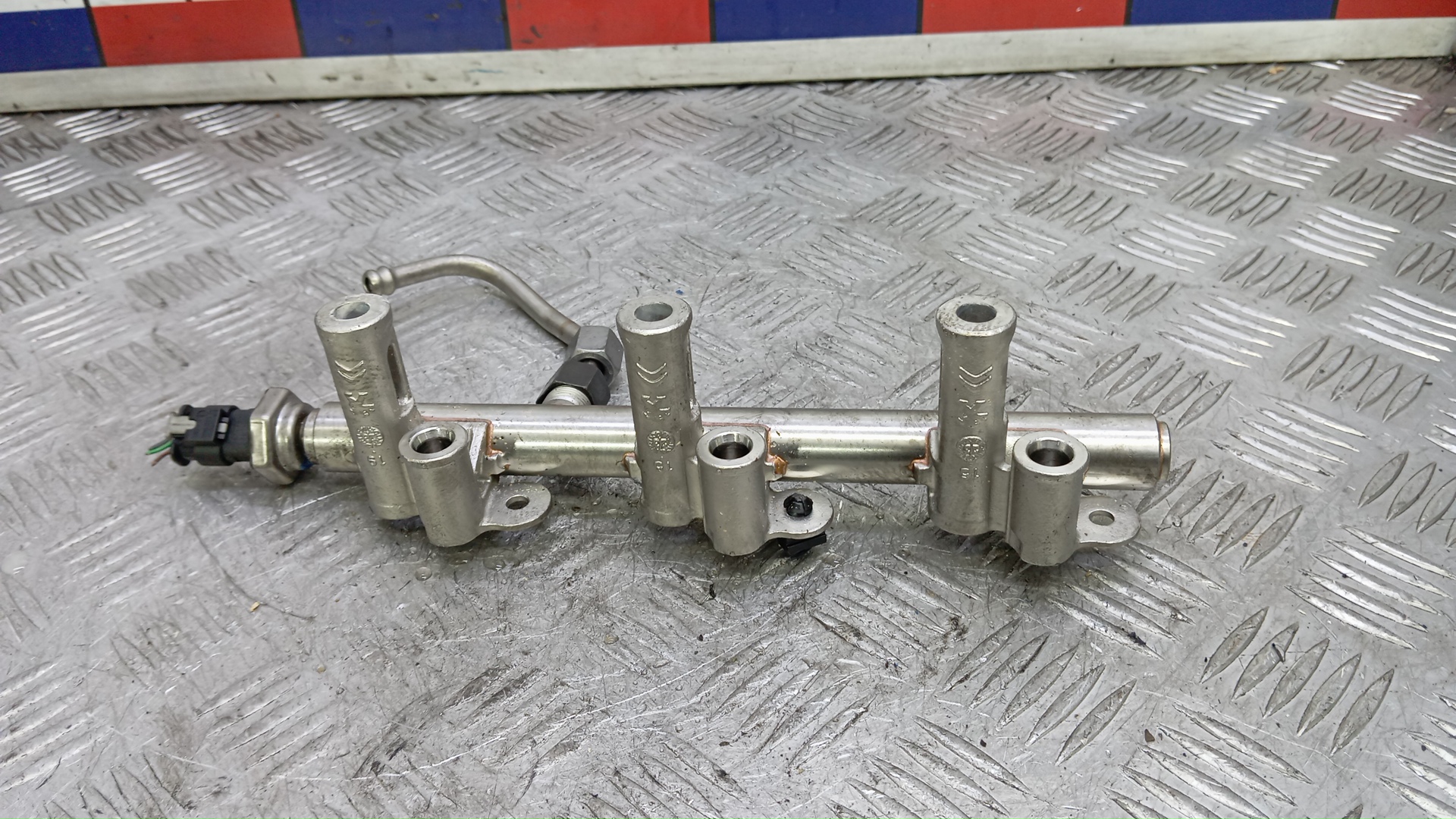 Рейка топливная (рампа)