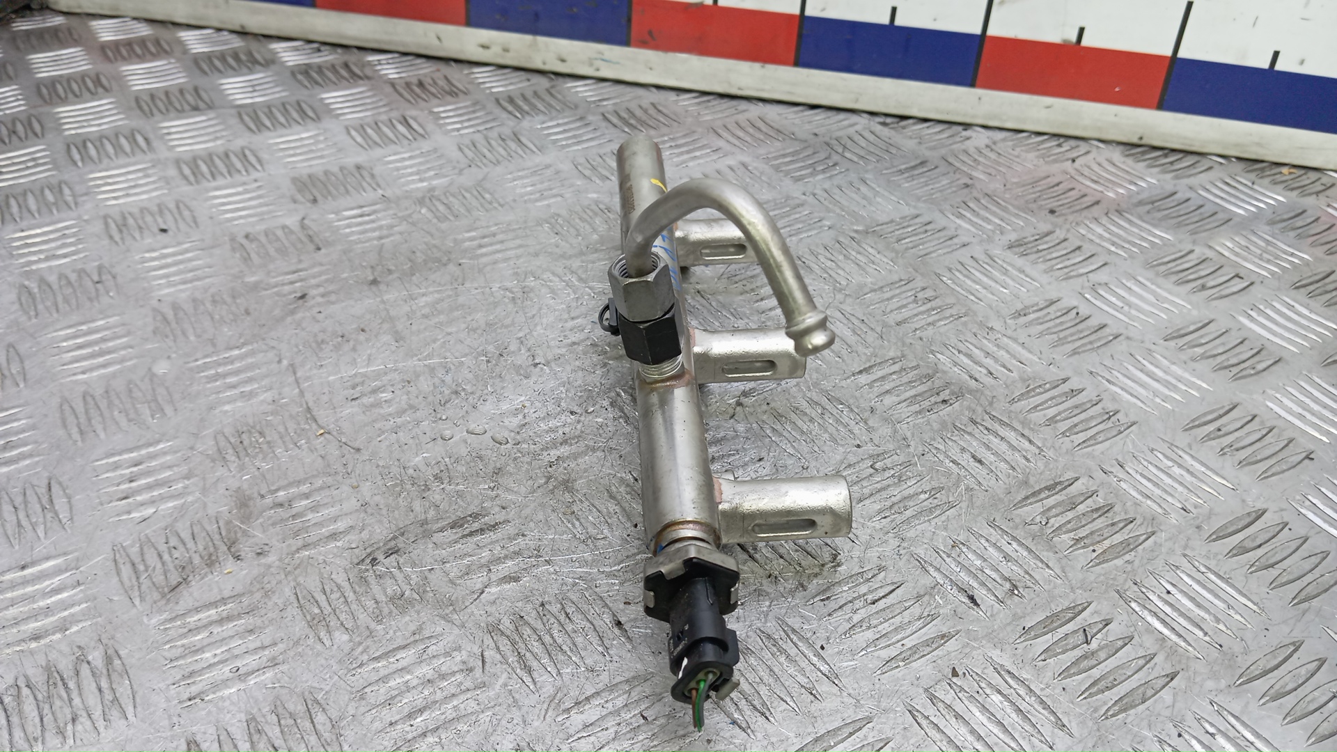 Рейка топливная (рампа)