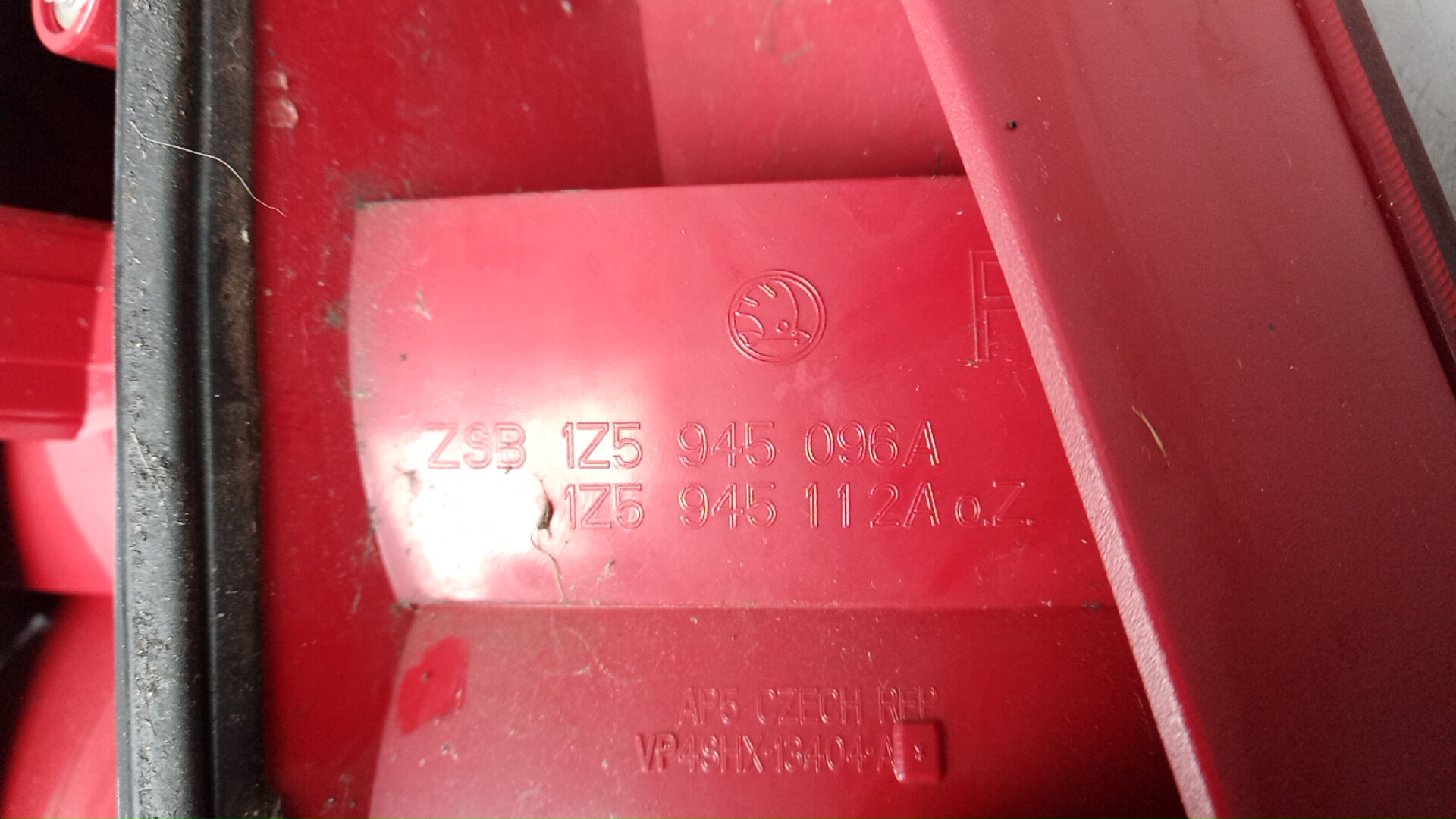 Фонарь задний правый