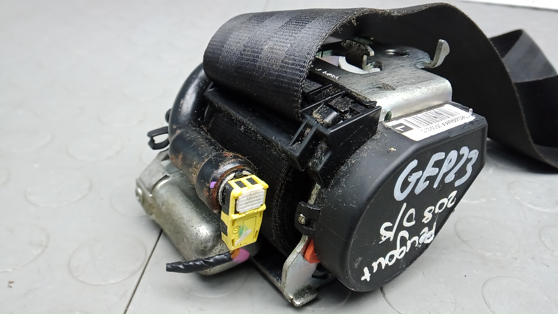 Ремень безопасности с пиропатроном