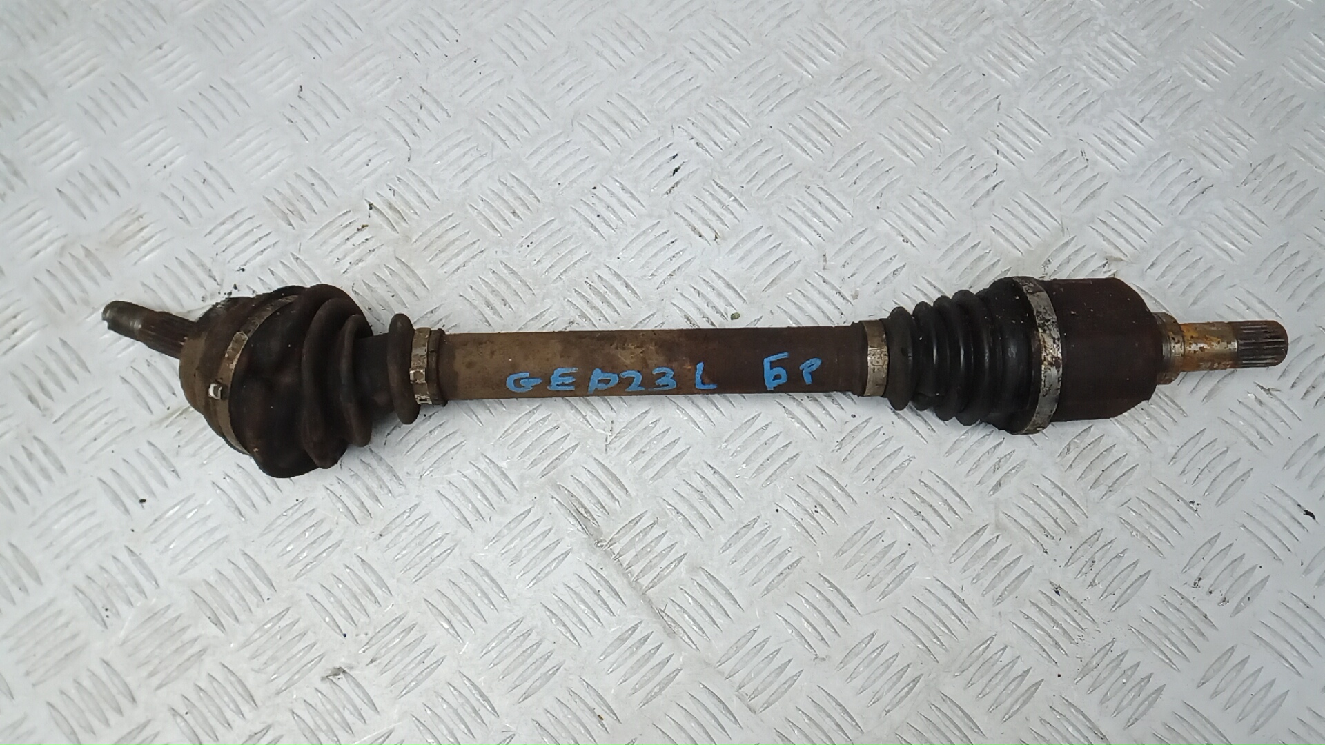 Полуось передняя левая