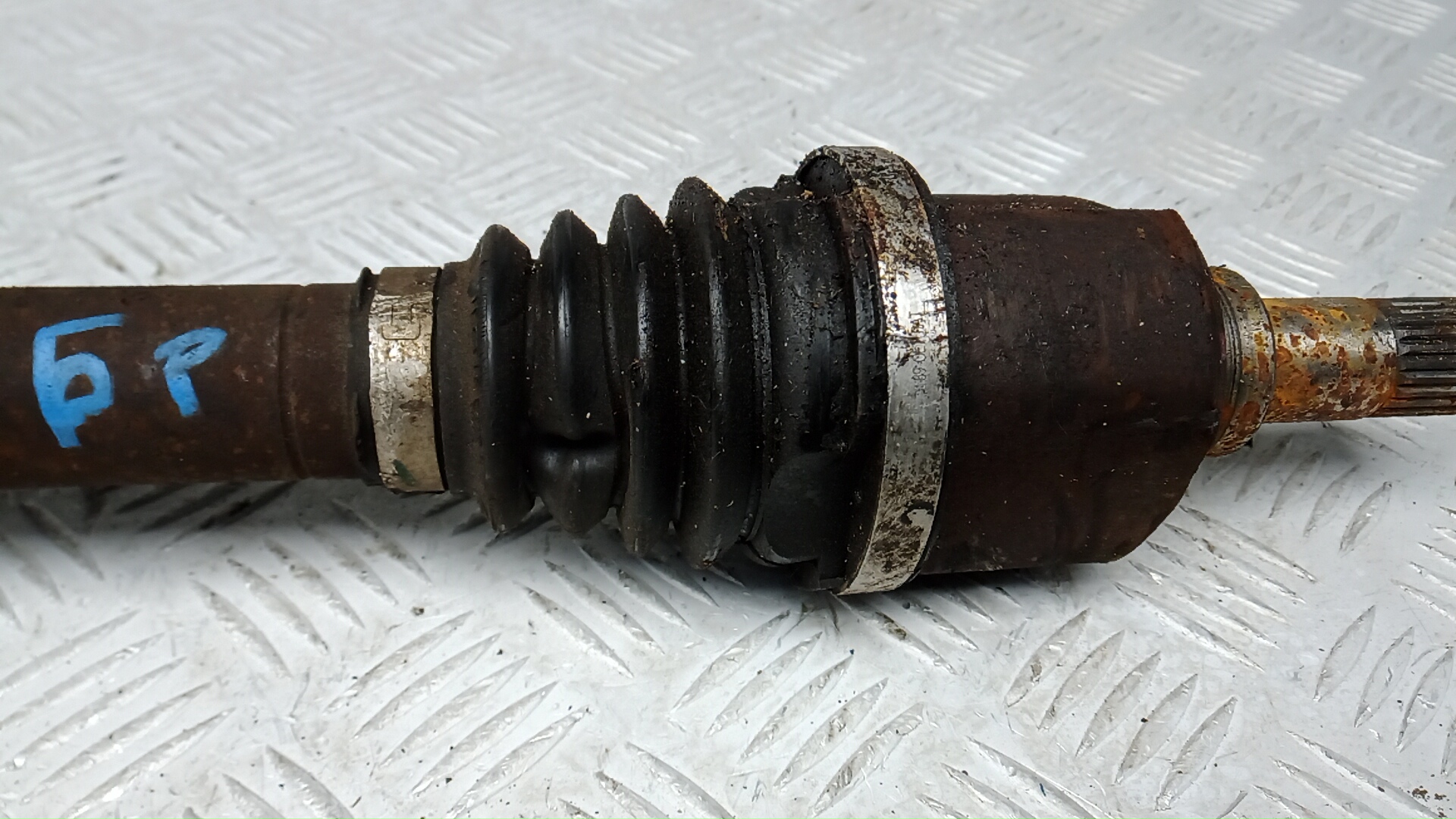 Полуось передняя левая