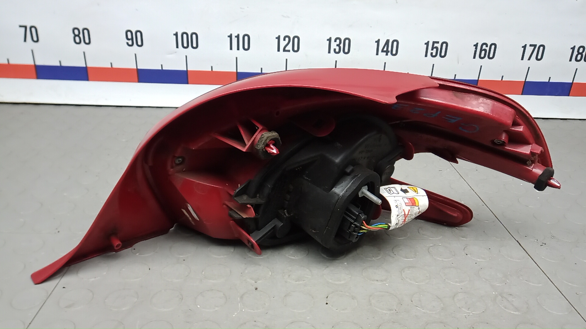 Фонарь задний левый