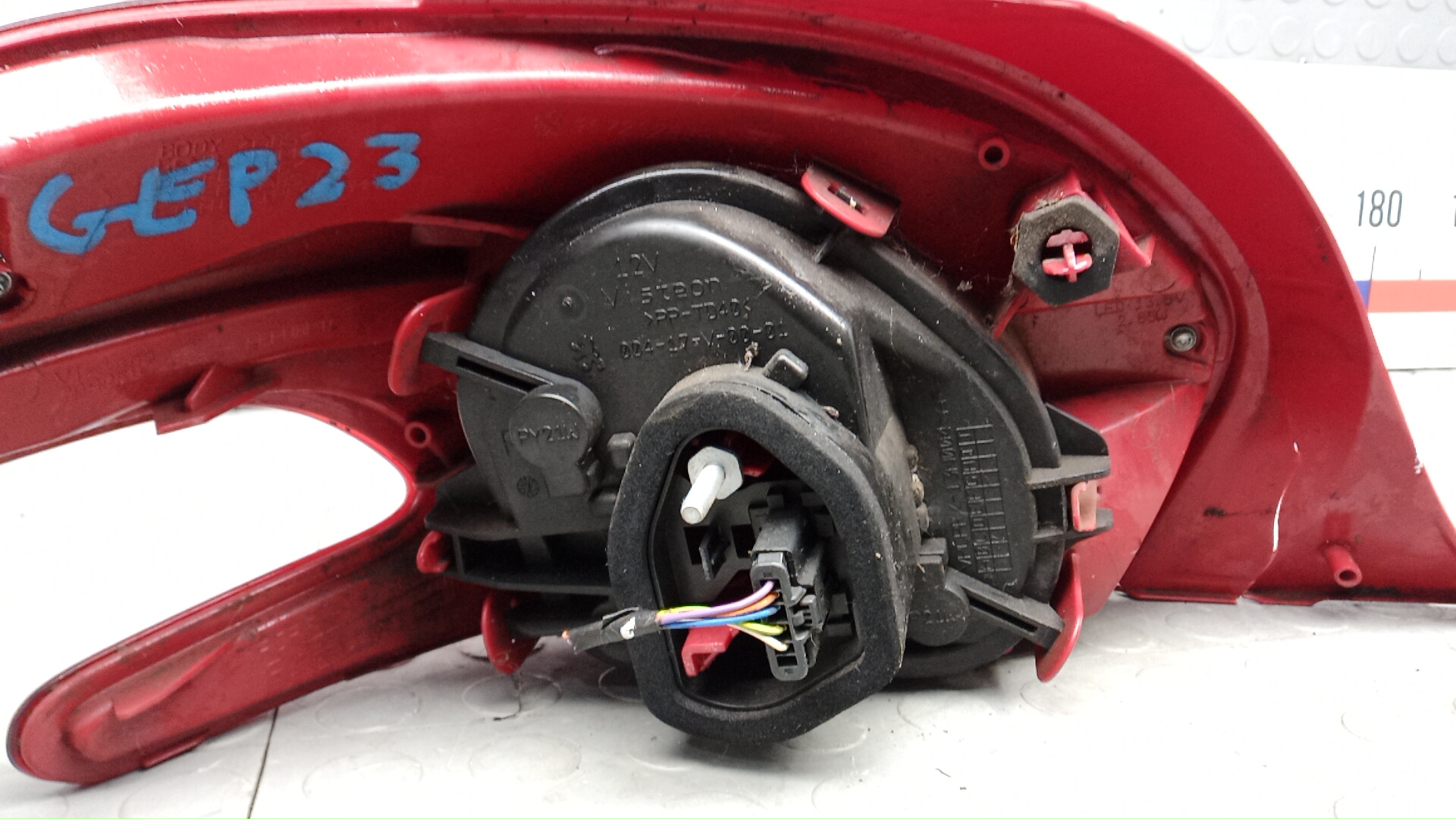 Фонарь задний правый