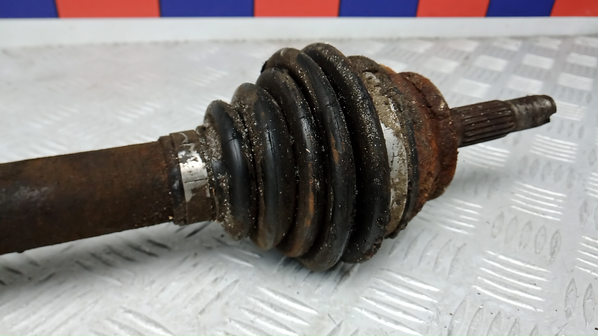 Полуось передняя правая