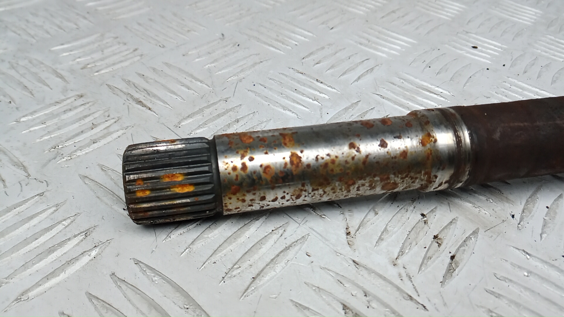 Полуось передняя правая