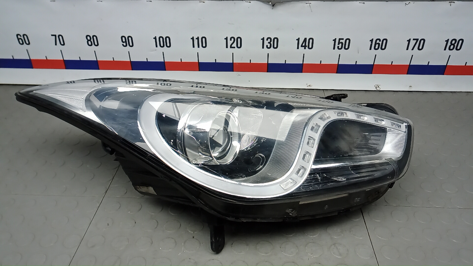 Фара правая