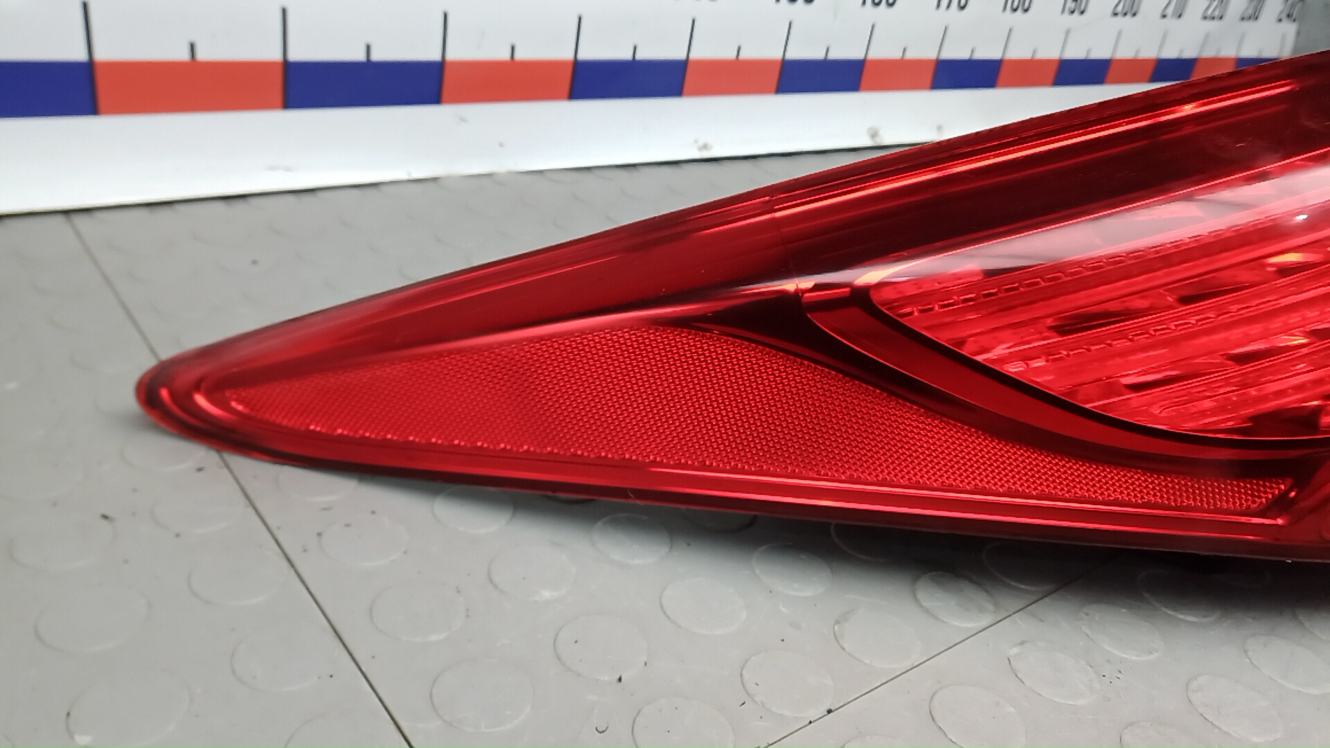 Фонарь задний левый