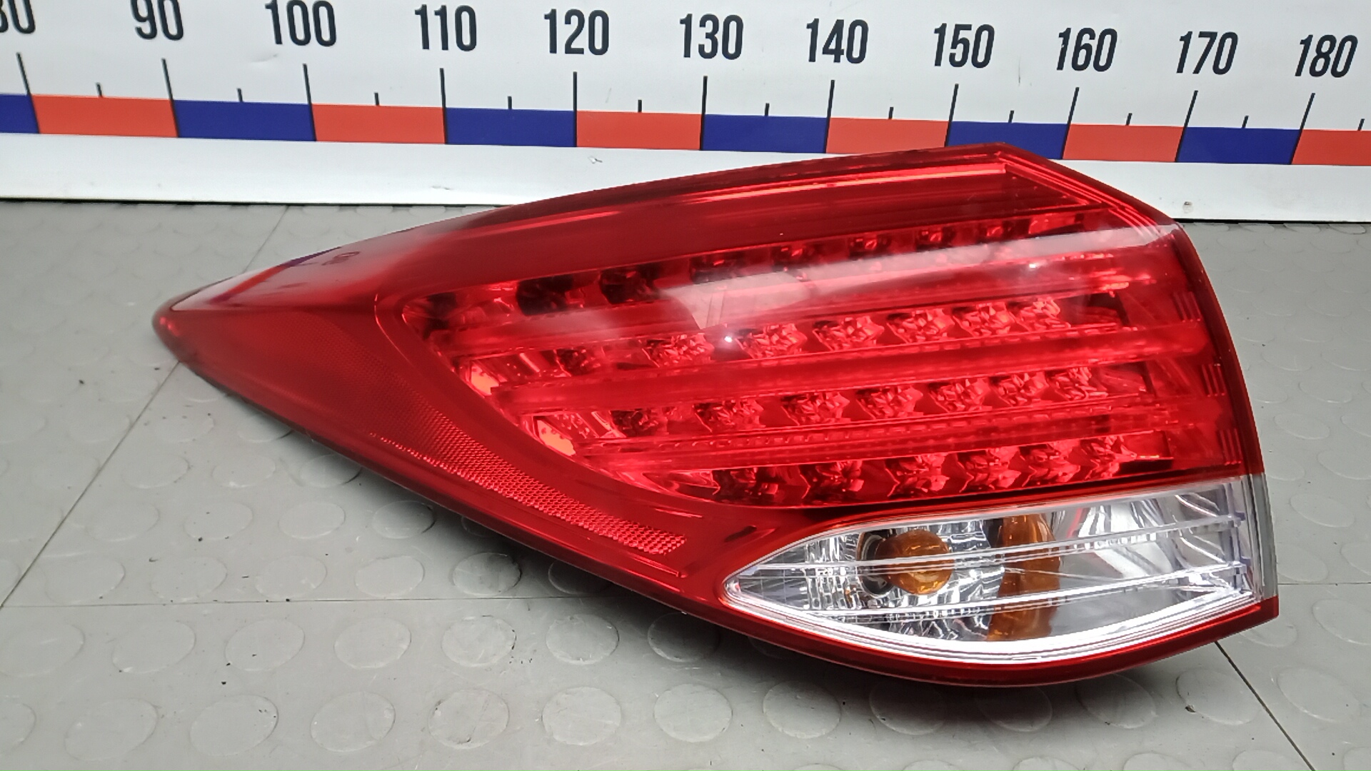 Фонарь задний левый