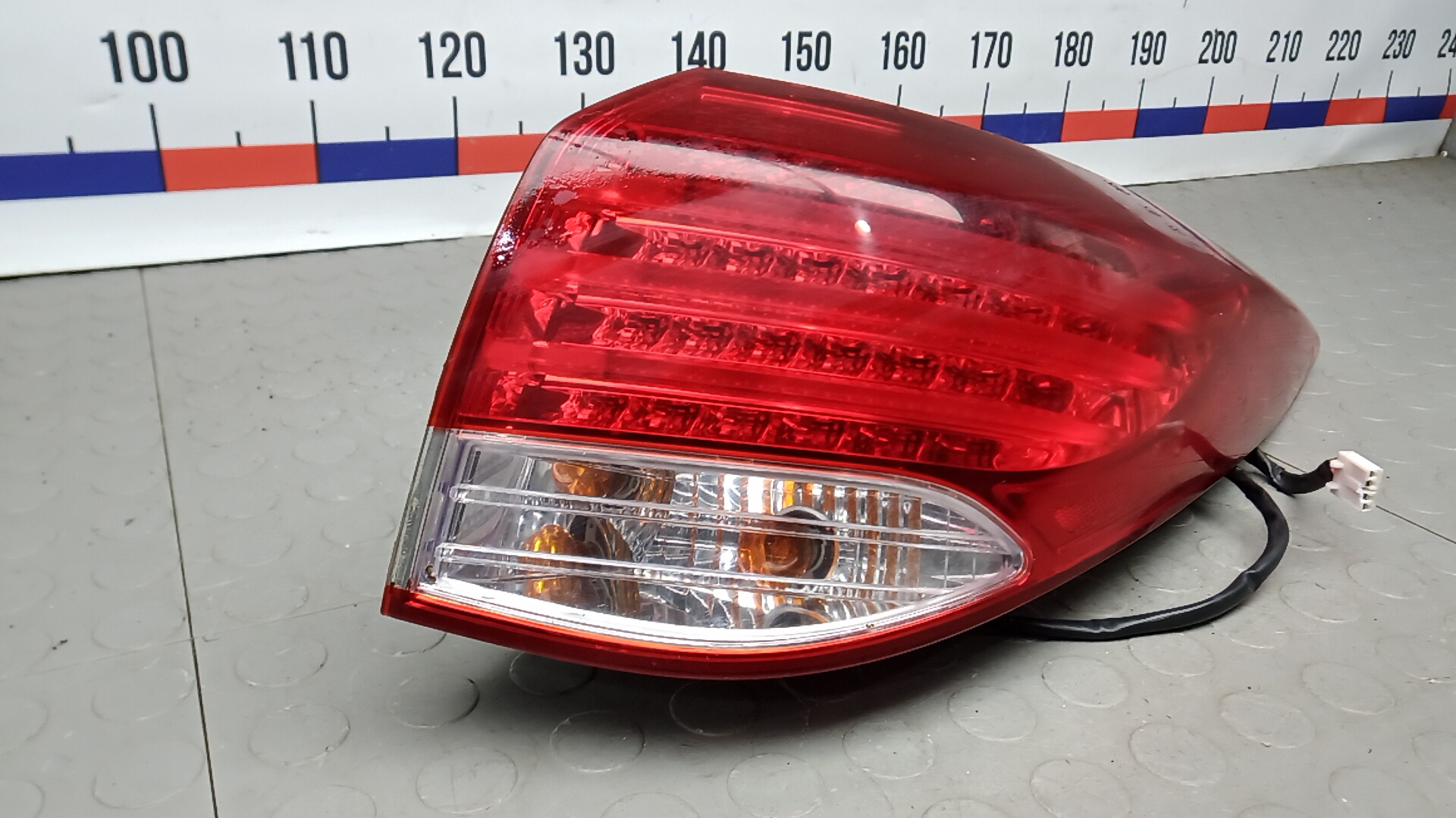 Фонарь задний правый