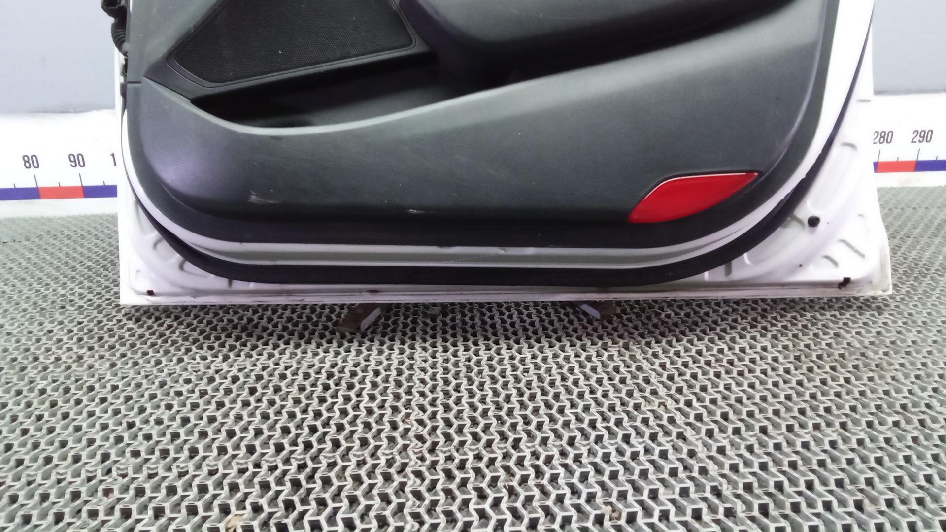 Дверь передняя правая