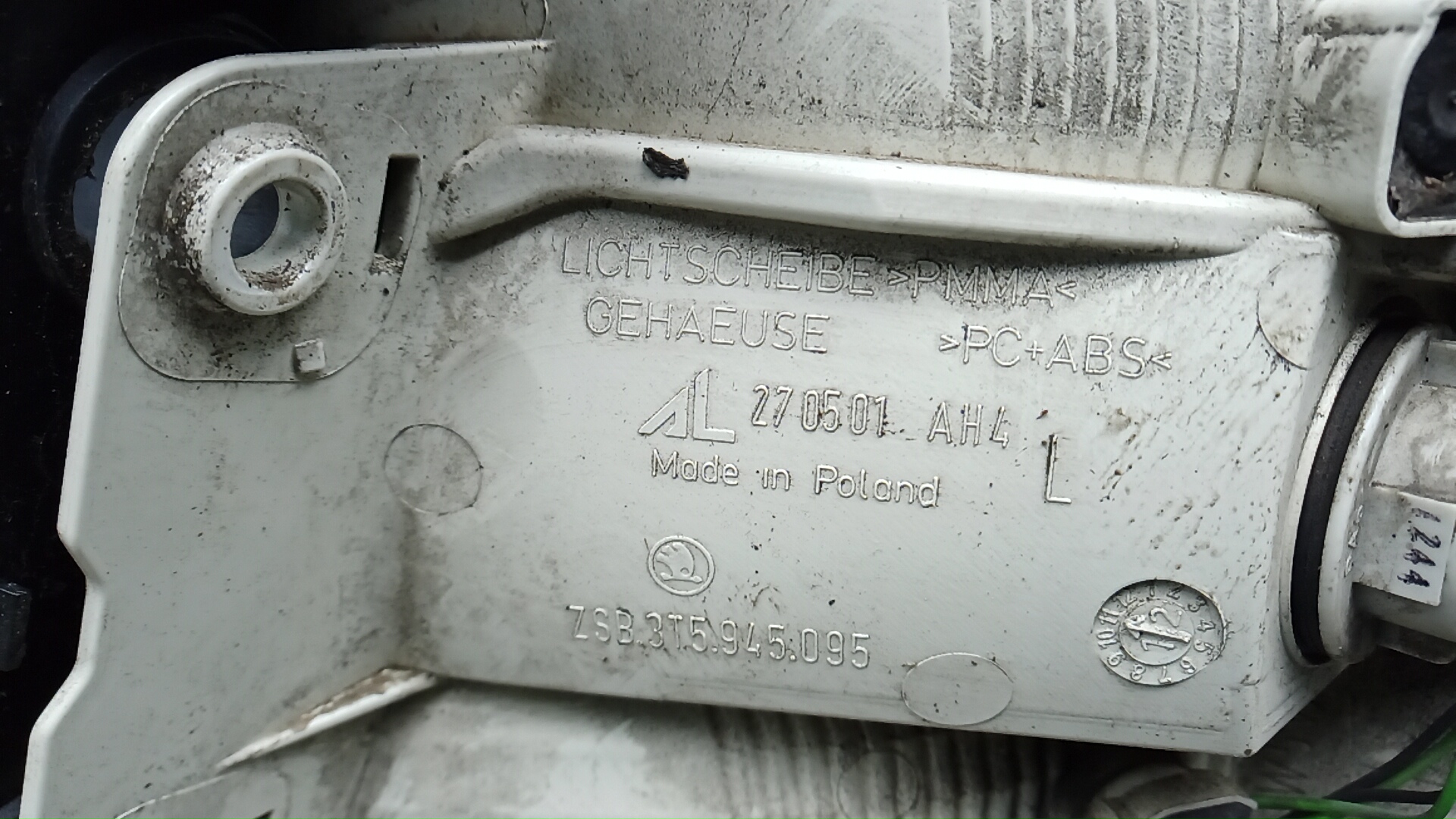 Фонарь задний левый