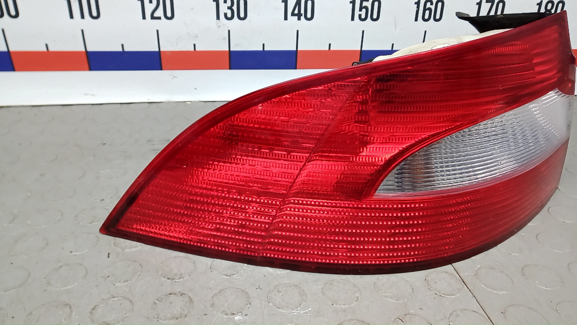 Фонарь задний левый