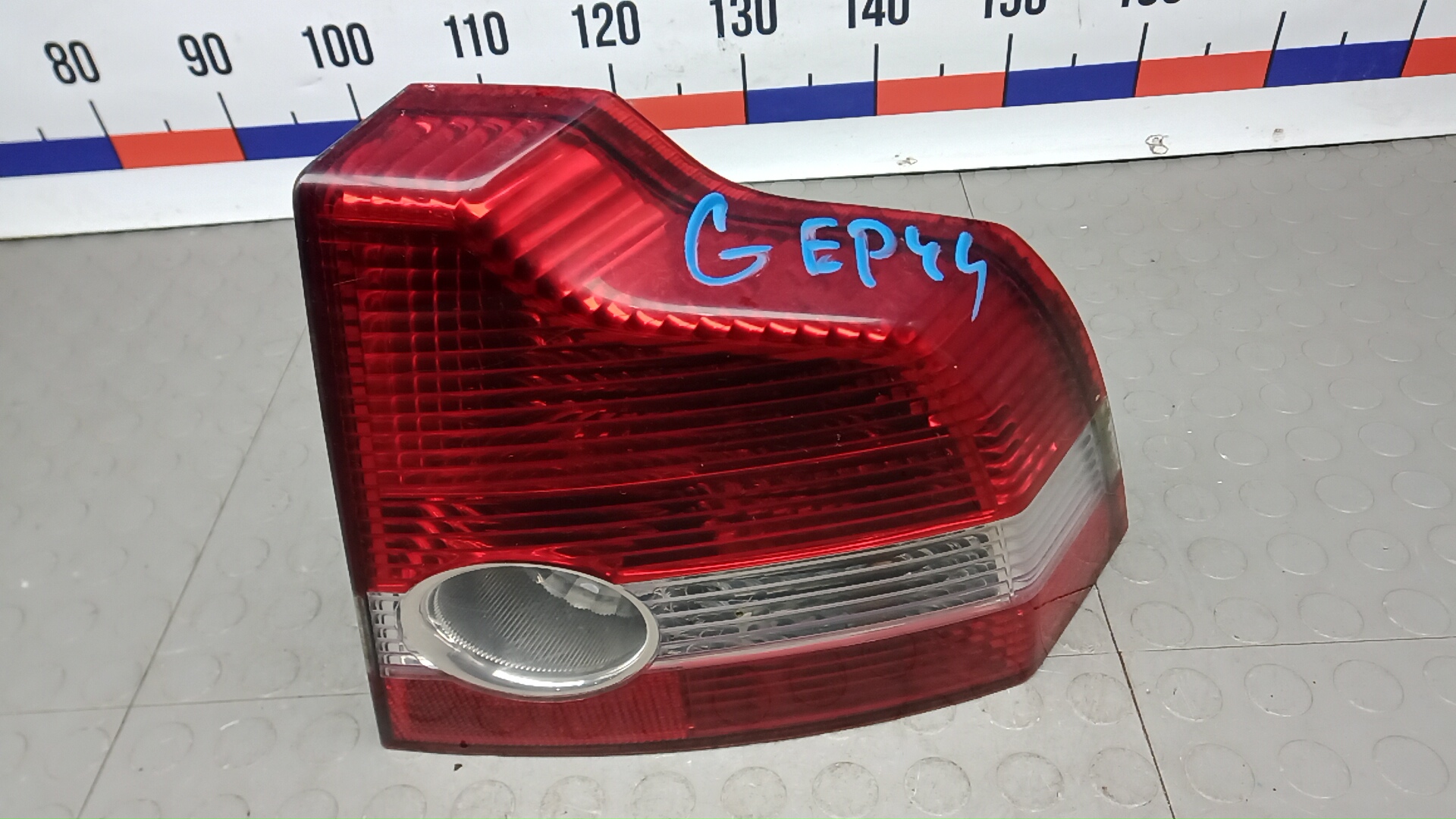 Фонарь задний правый