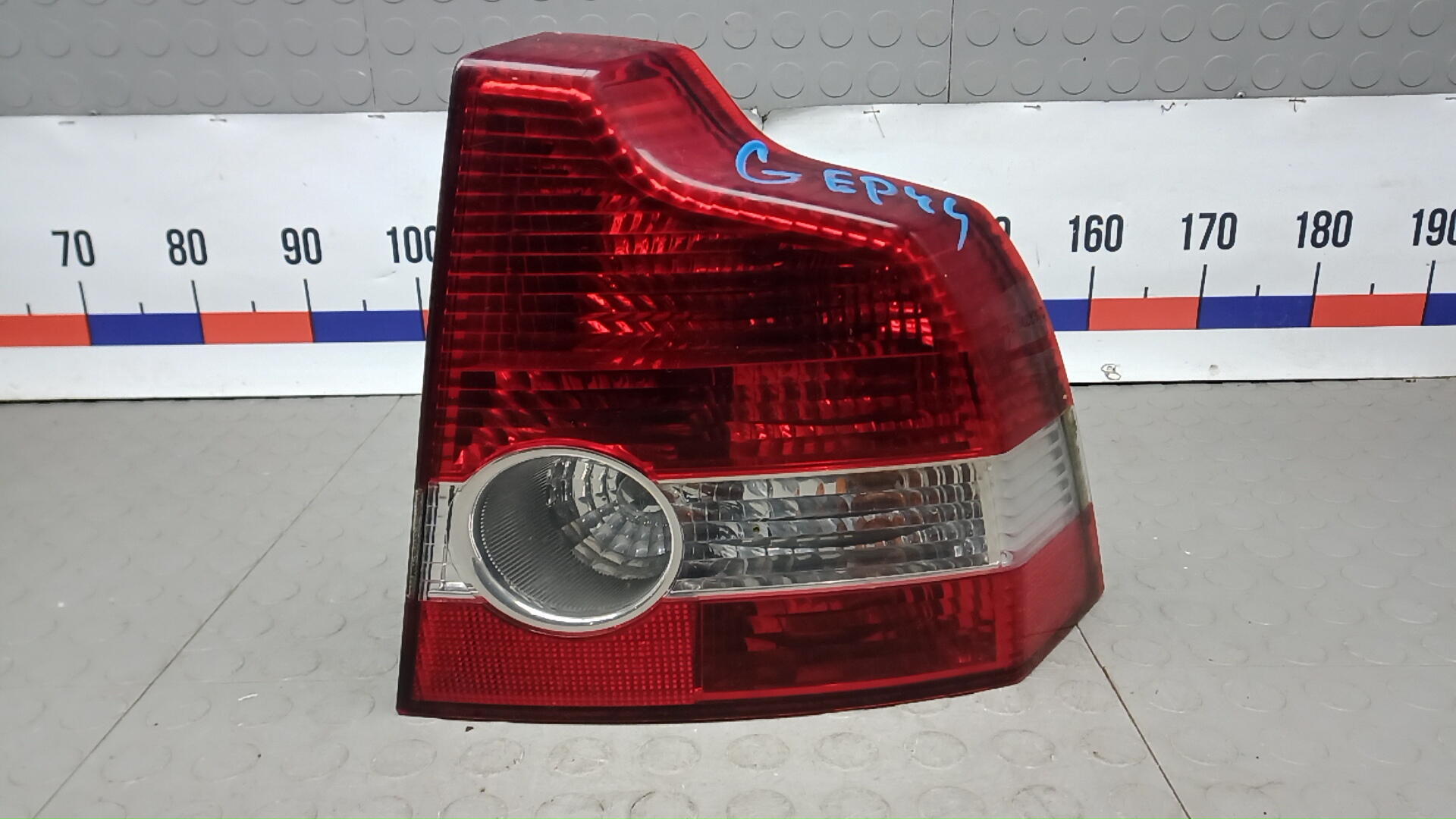 Фонарь задний правый