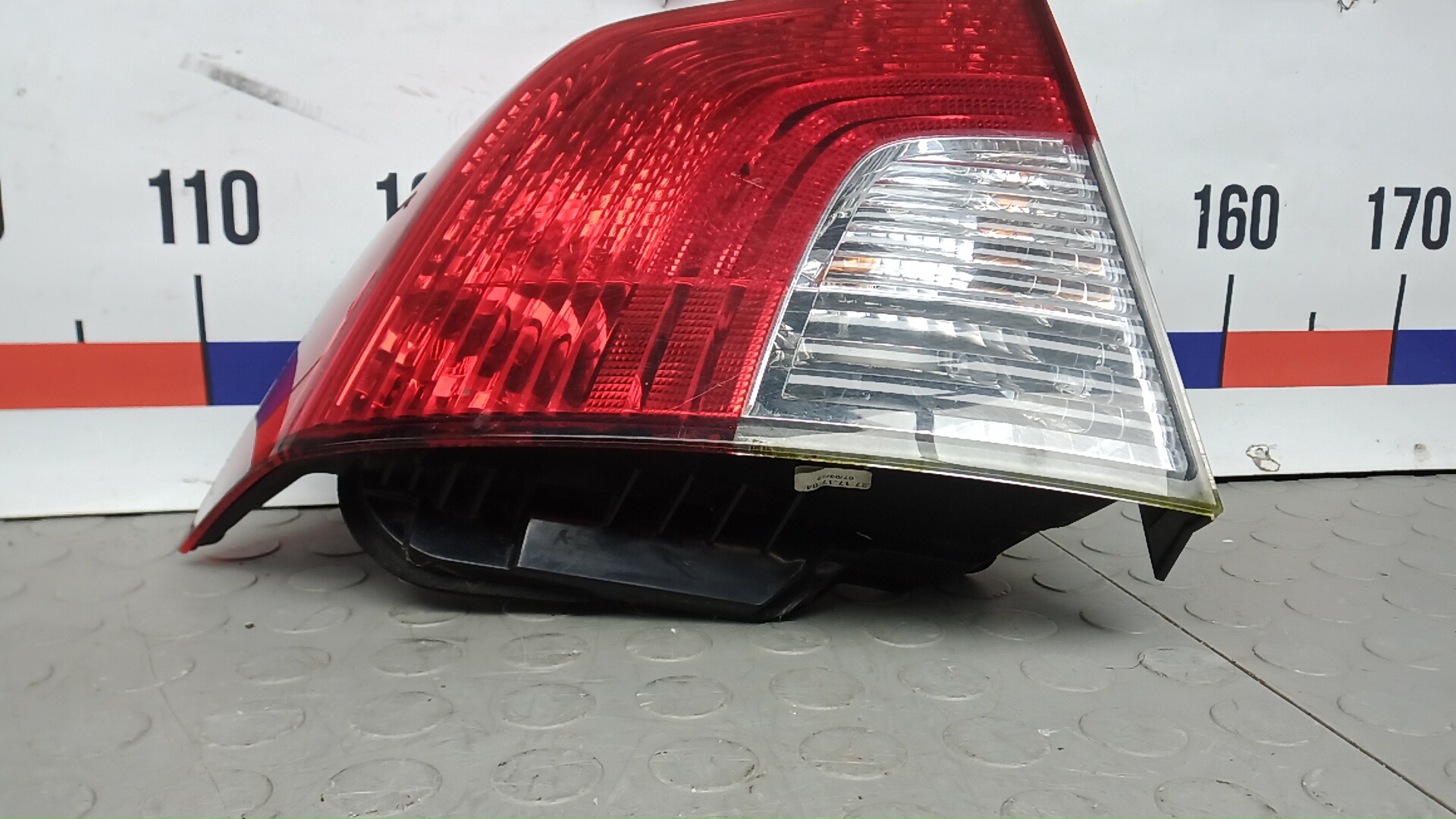 Фонарь задний левый