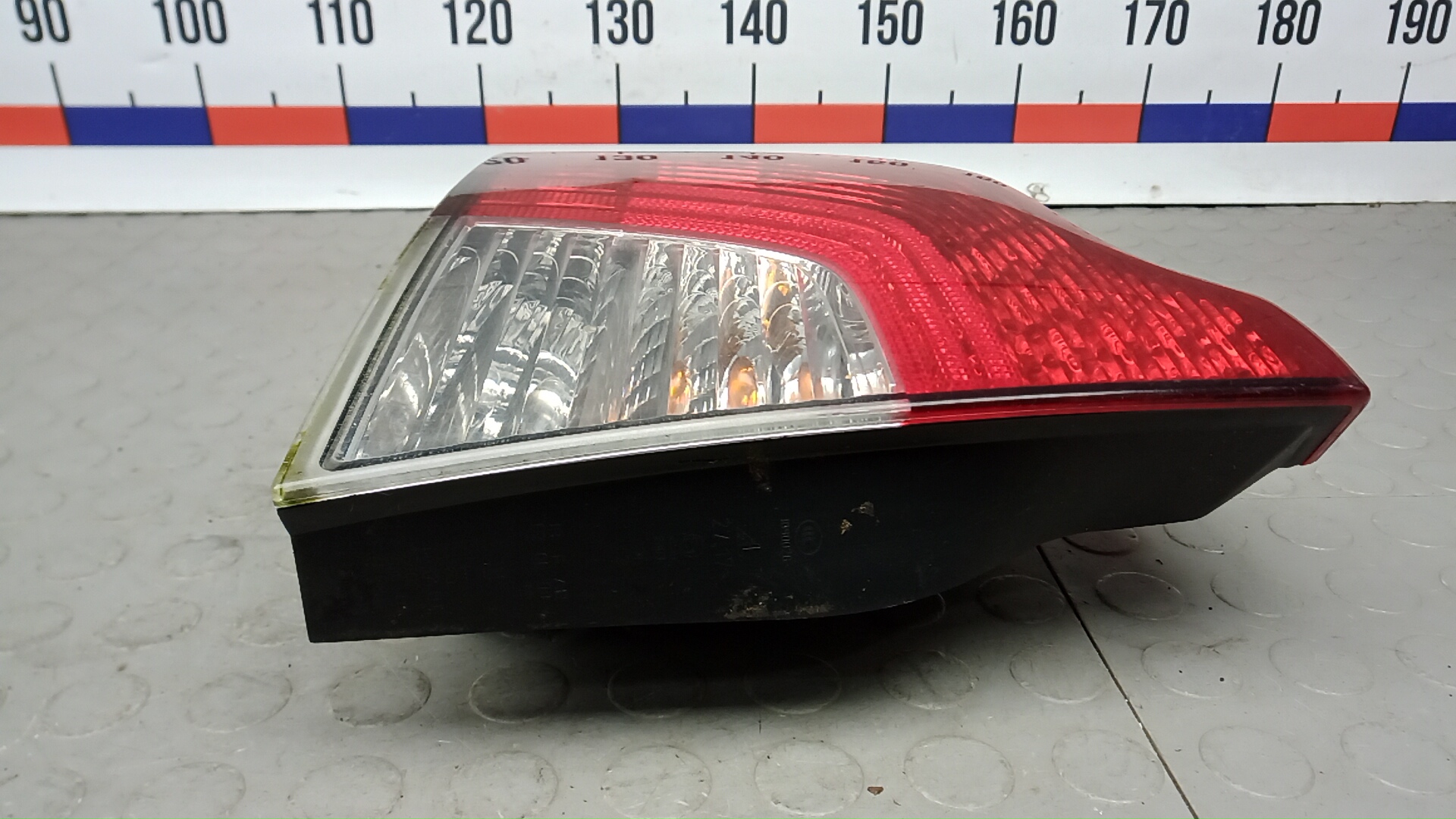 Фонарь задний левый