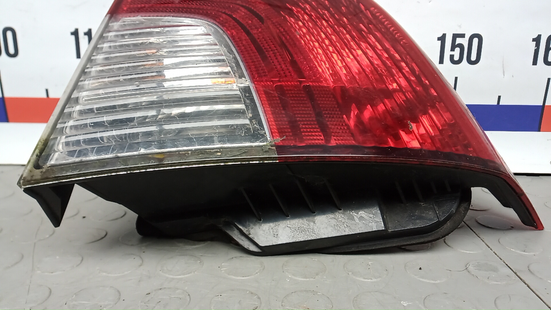 Фонарь задний правый