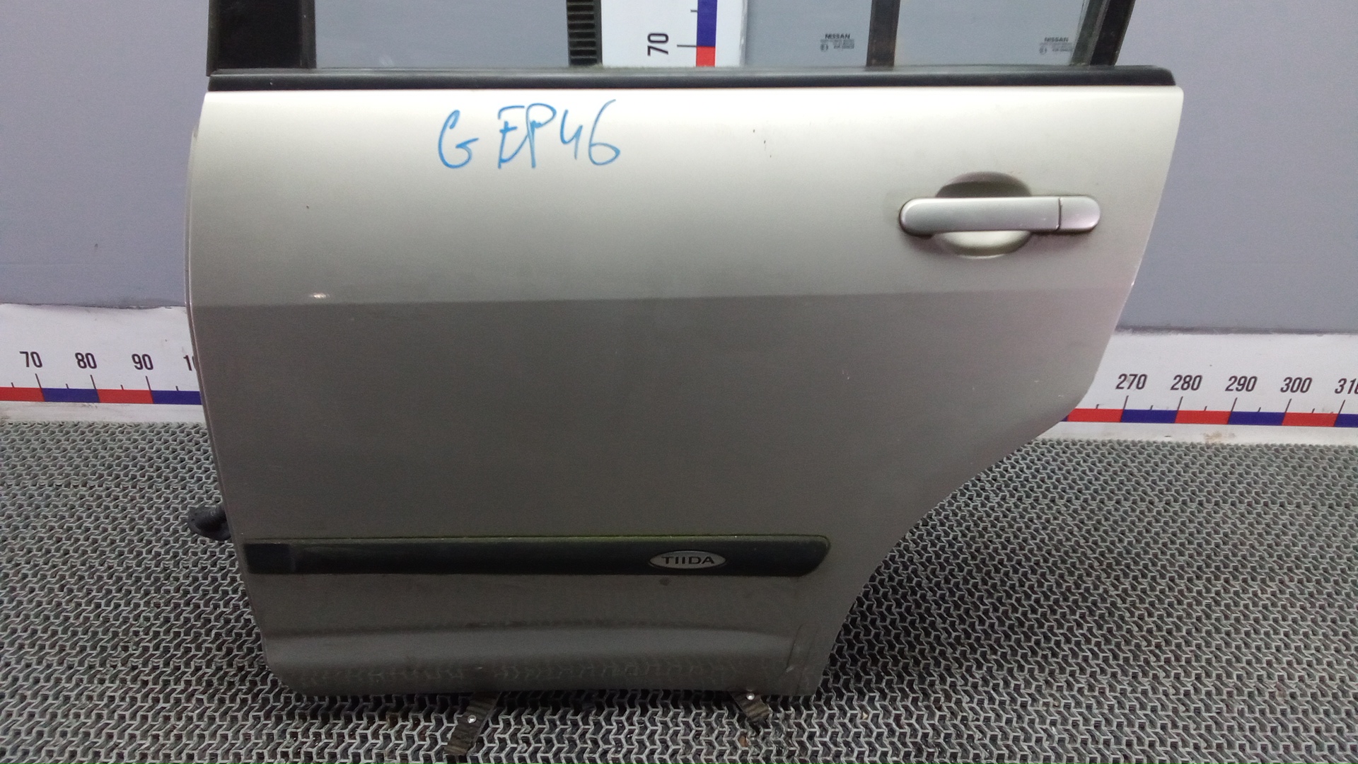 Дверь задняя левая