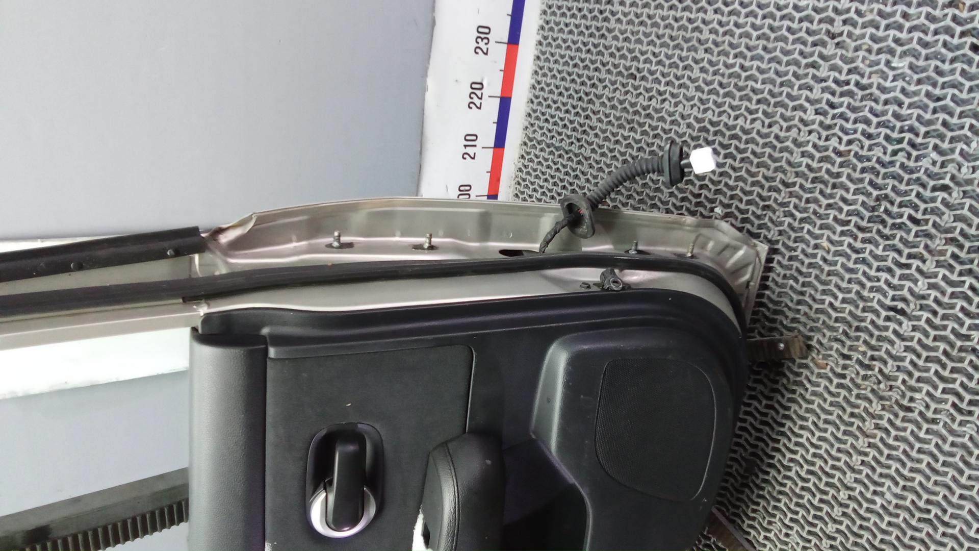 Дверь задняя левая