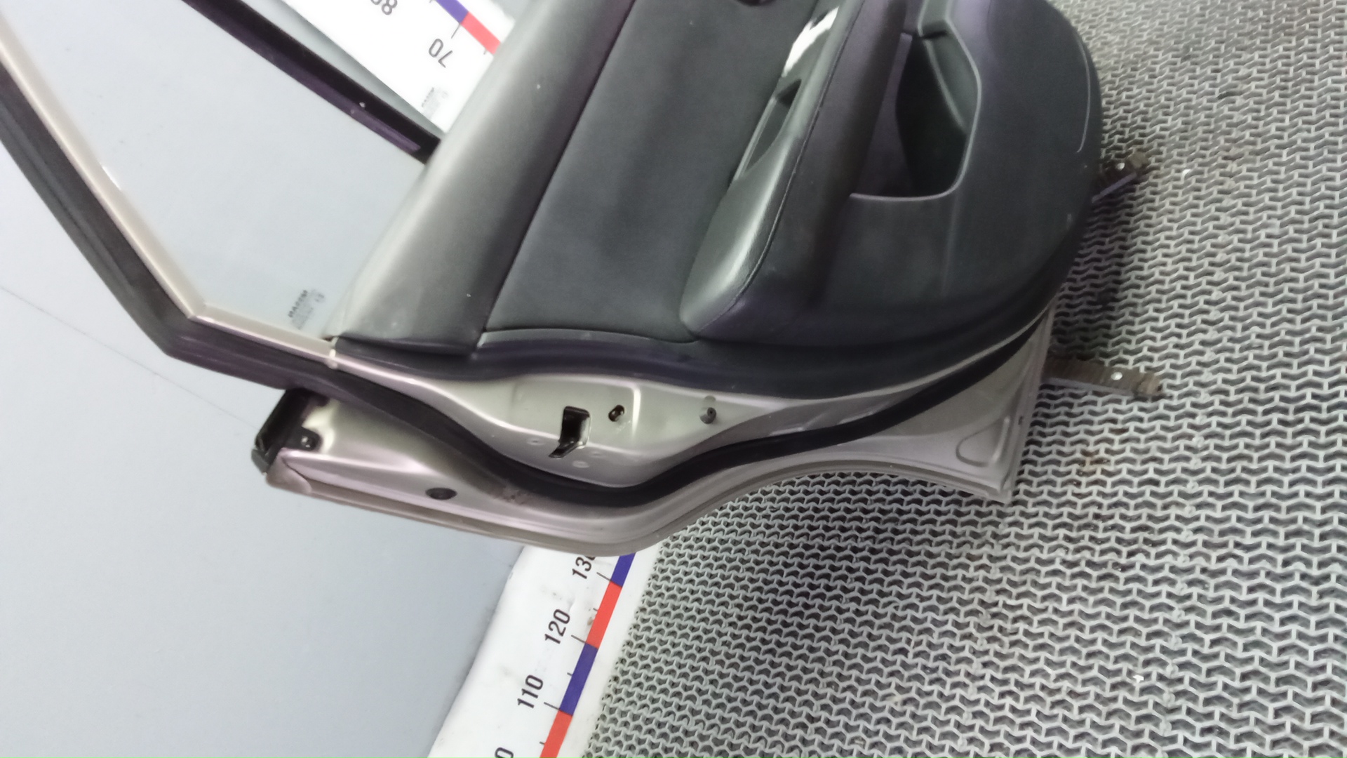 Дверь задняя левая